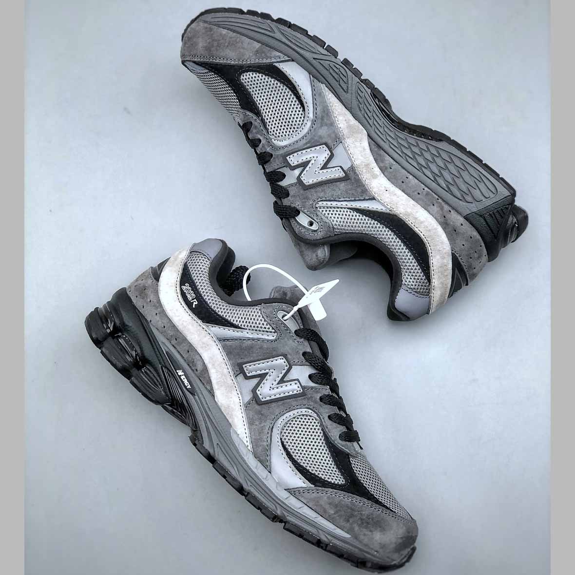 New Balance 2002R 'Castlerock Shadow Black'   M2002RCL  - EUR FASHION