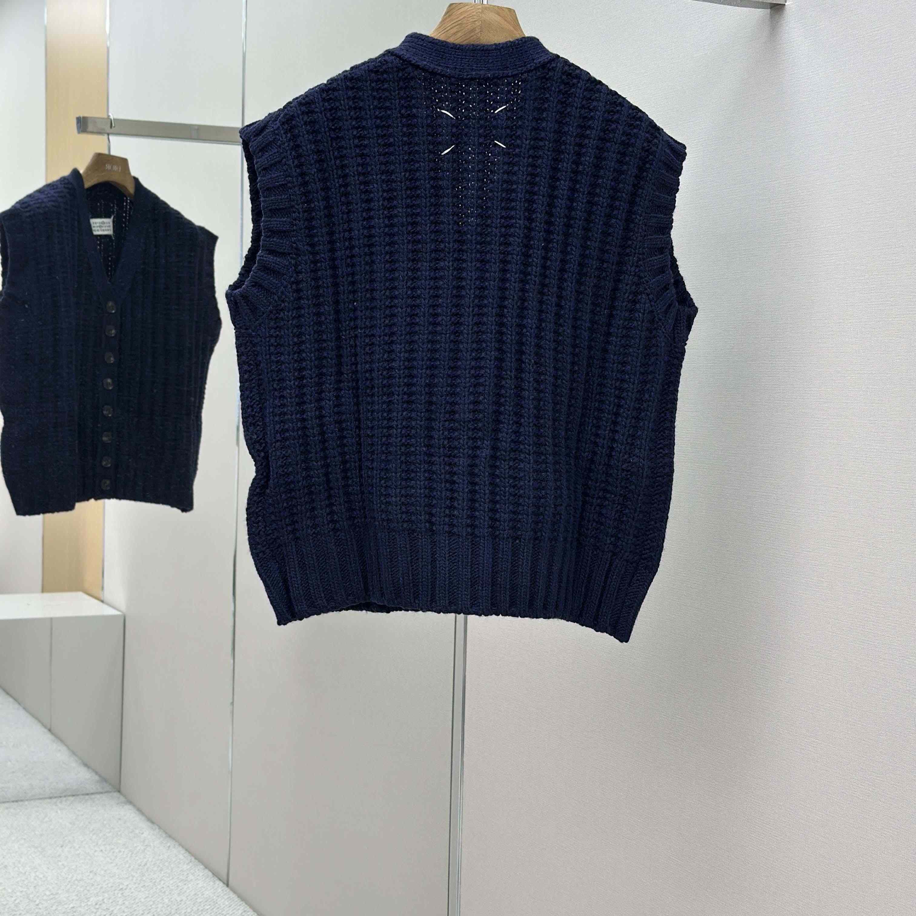 Maison Margiela Ribbed-knit Wool Vest - EUR FASHION