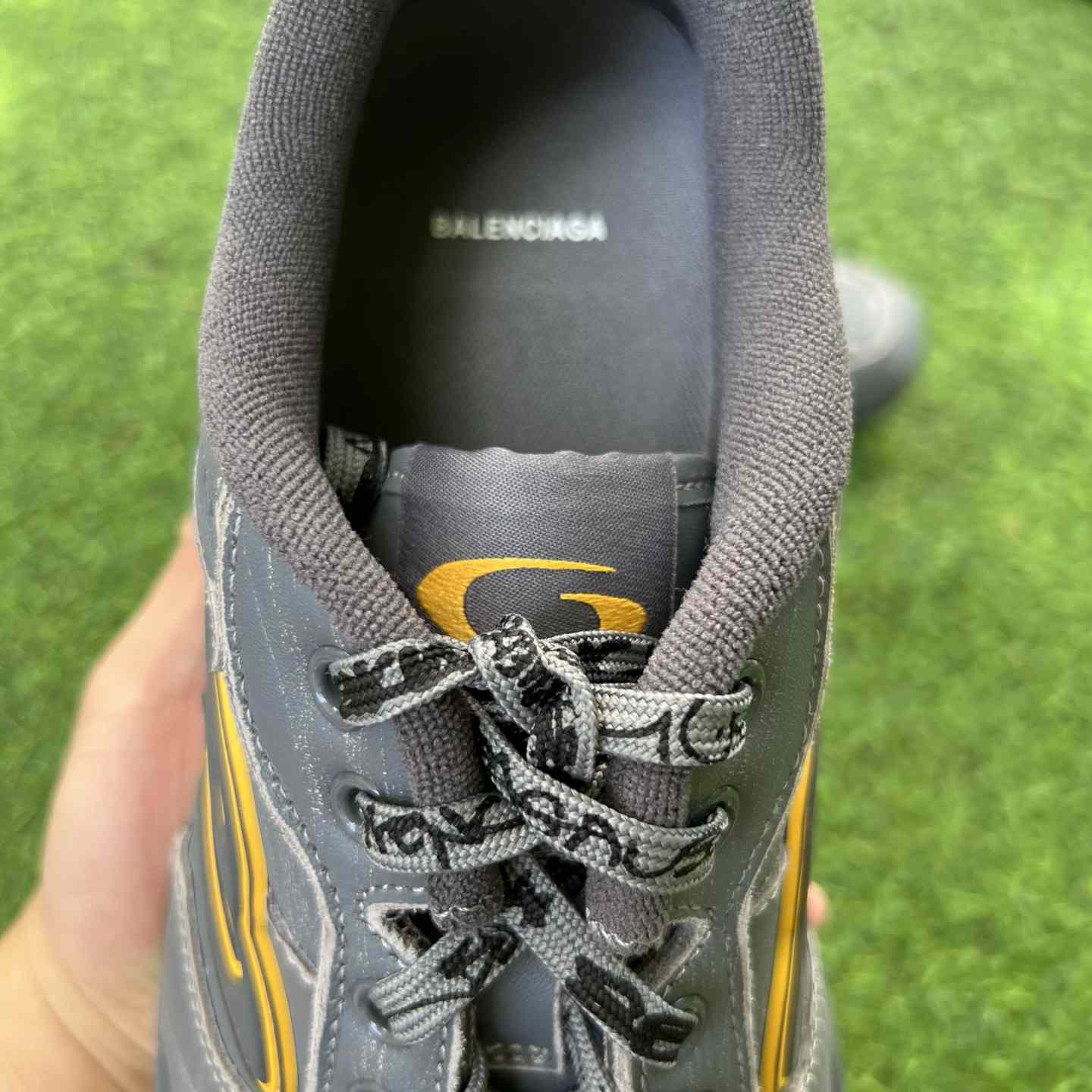 Balenciaga Hamptons Worn-Out Sneaker In Grey And Yellow Cowskin And Polyester - EUR FASHION
