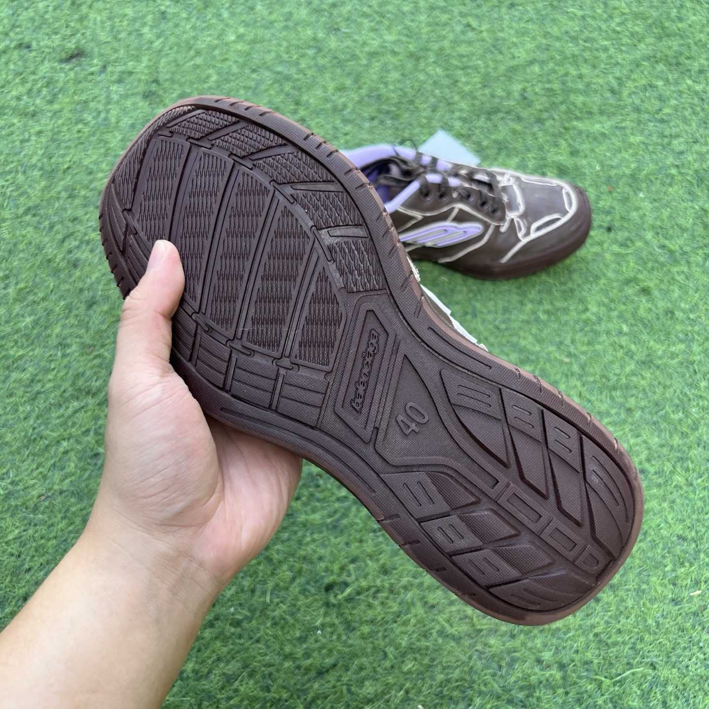 Balenciaga Hamptons Medium Worn-Out Sneaker In Brown And Lilac Cowskin And Polyester - EUR FASHION