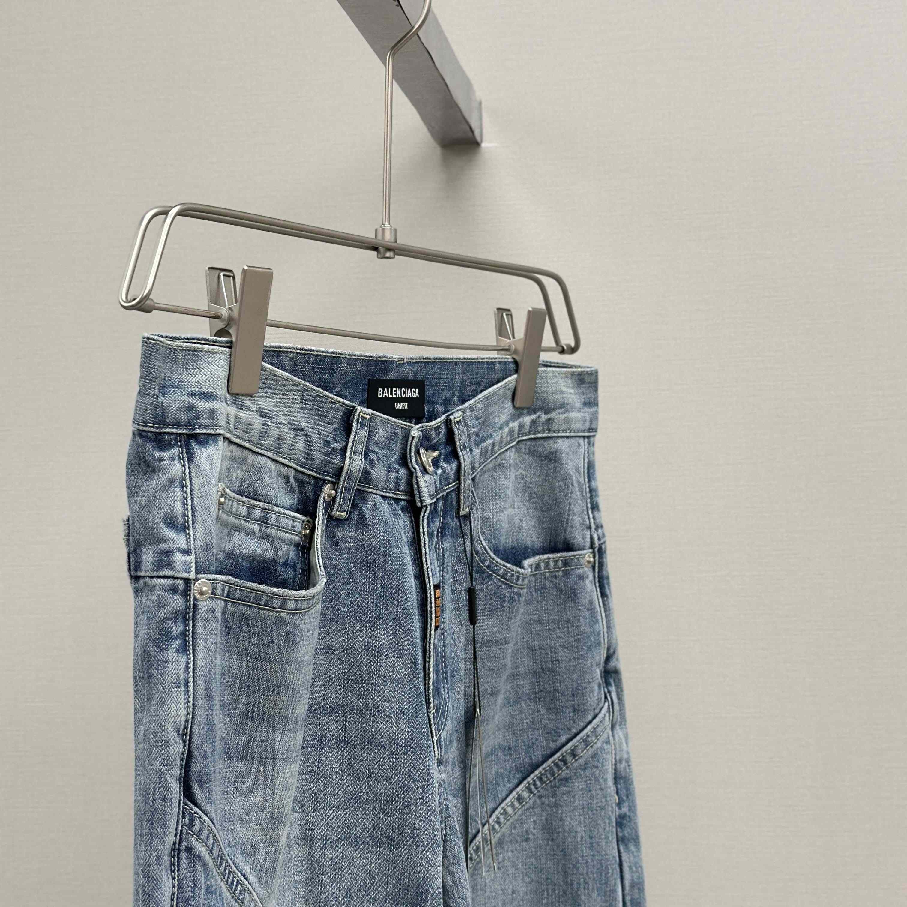 Balenciaga Fitted Low-waist Pants In Light Blue  - EUR FASHION