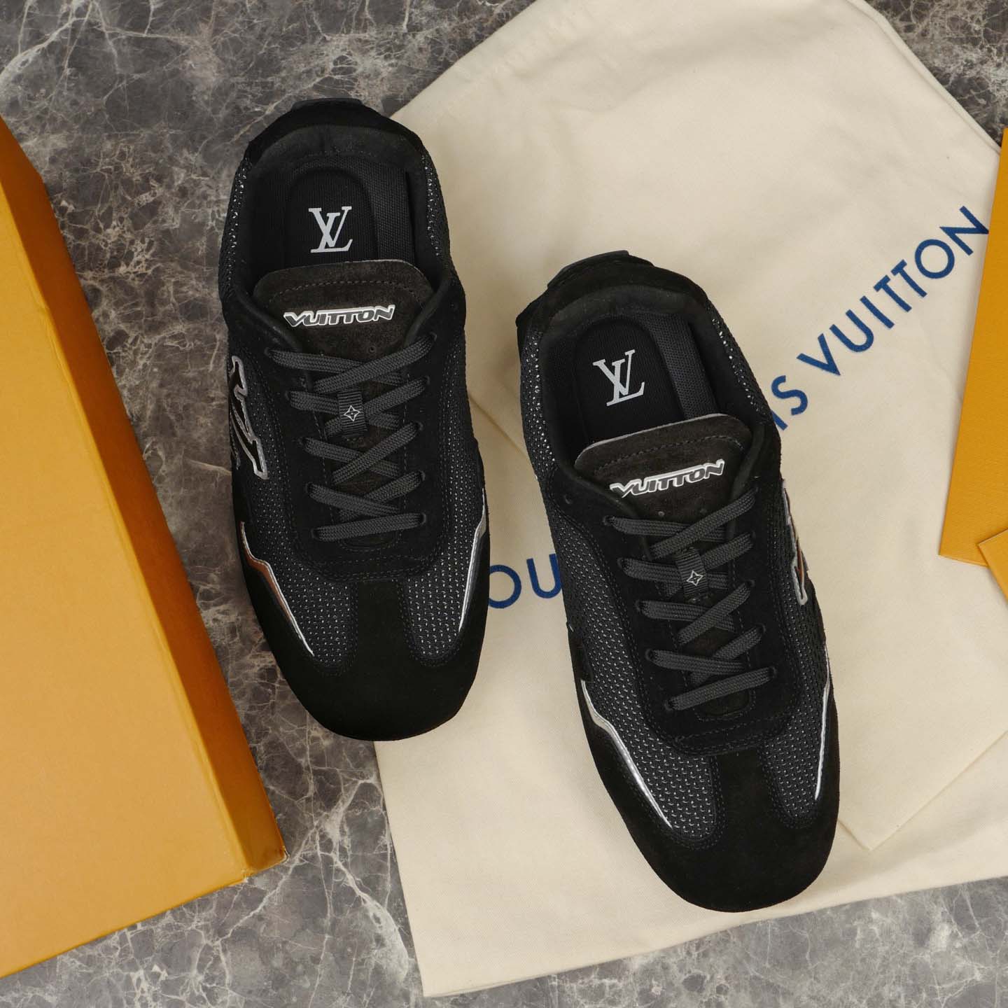 Louis Vuitton LV Rally Sneaker   1AHTZI - EUR FASHION