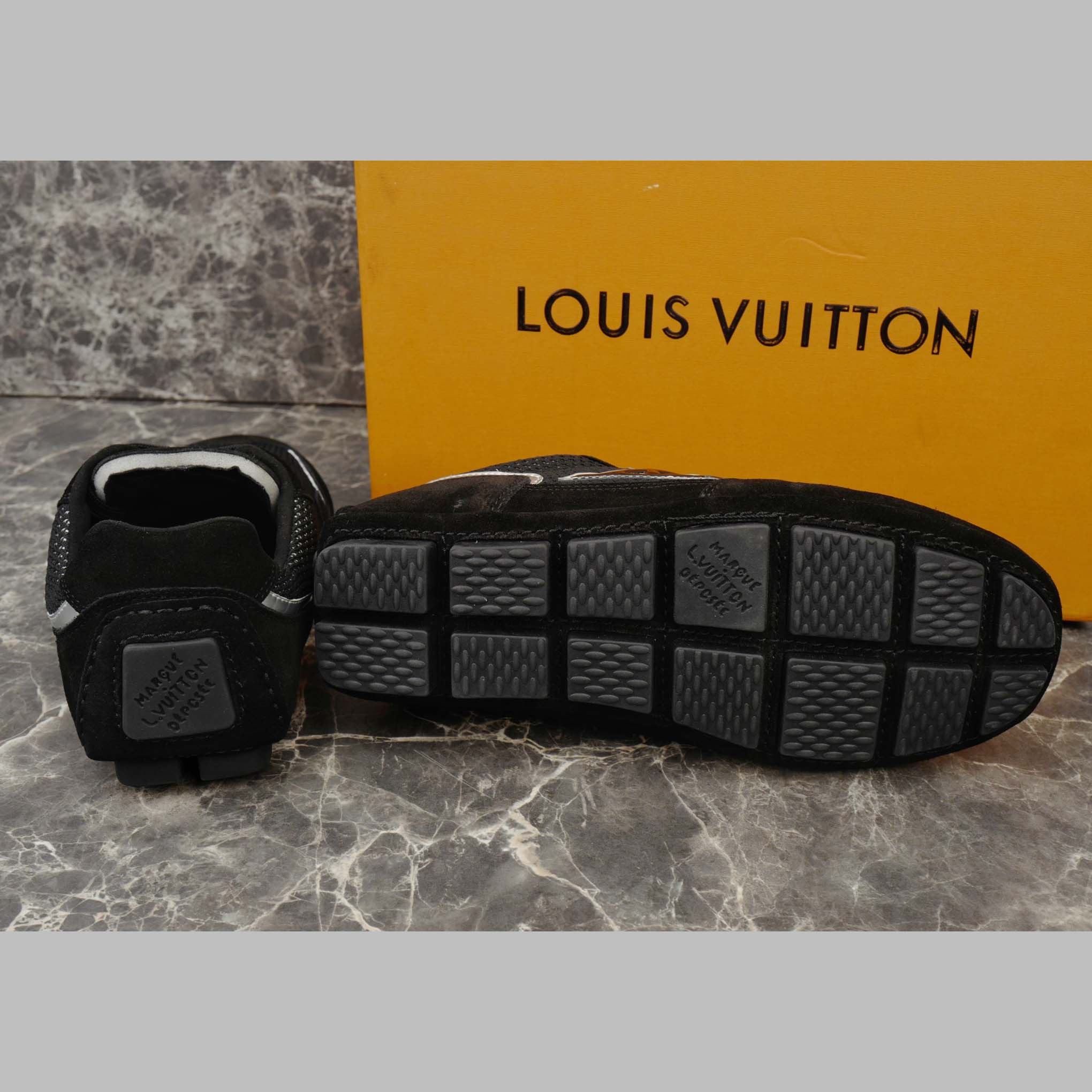 Louis Vuitton LV Rally Sneaker   1AHTZI - EUR FASHION