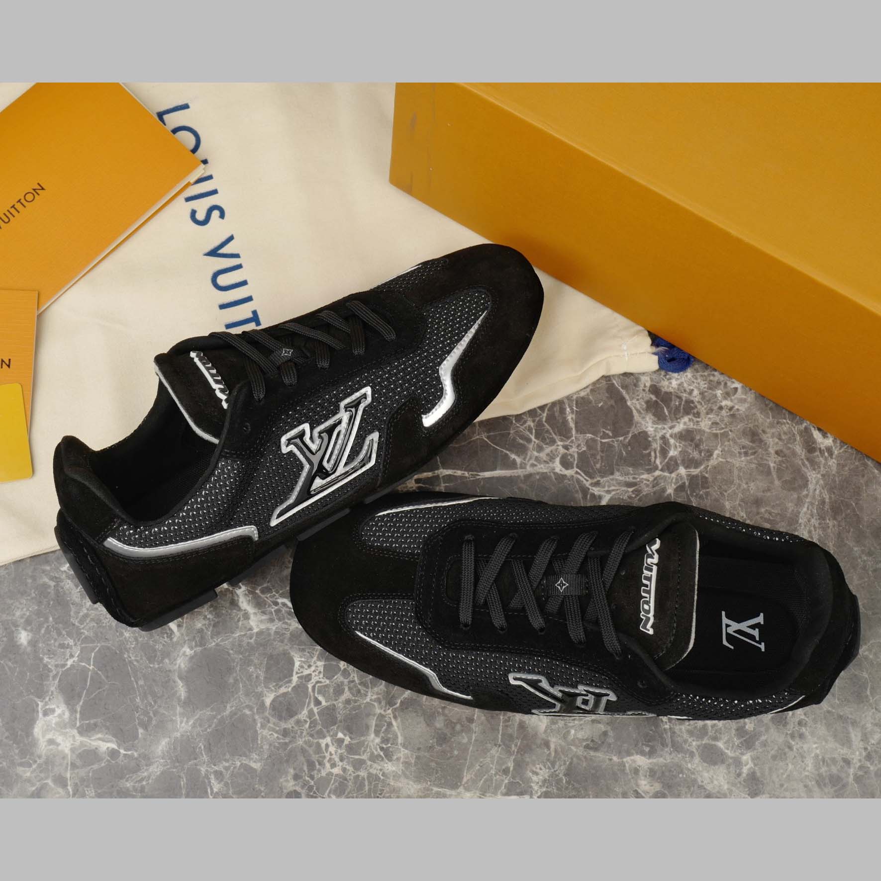Louis Vuitton LV Rally Sneaker   1AHTZI - EUR FASHION