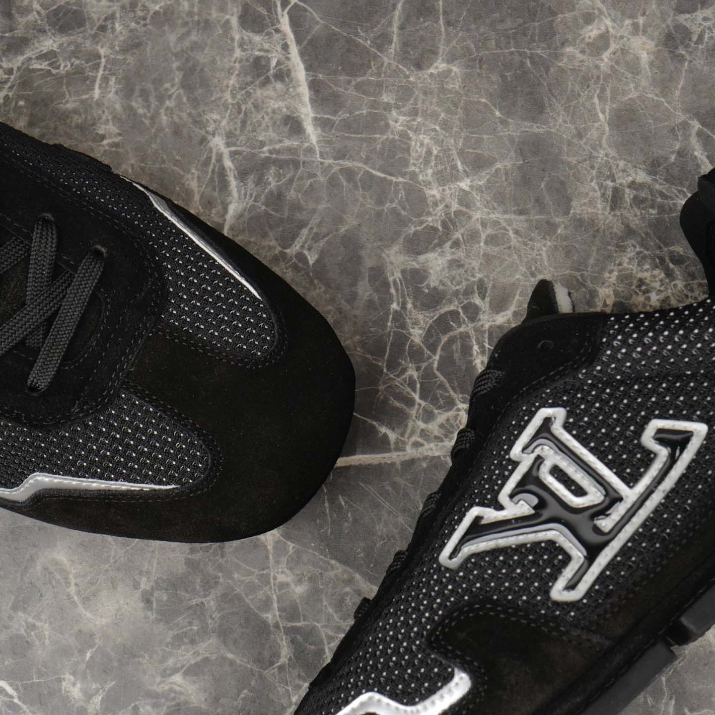Louis Vuitton LV Rally Sneaker   1AHTZI - EUR FASHION