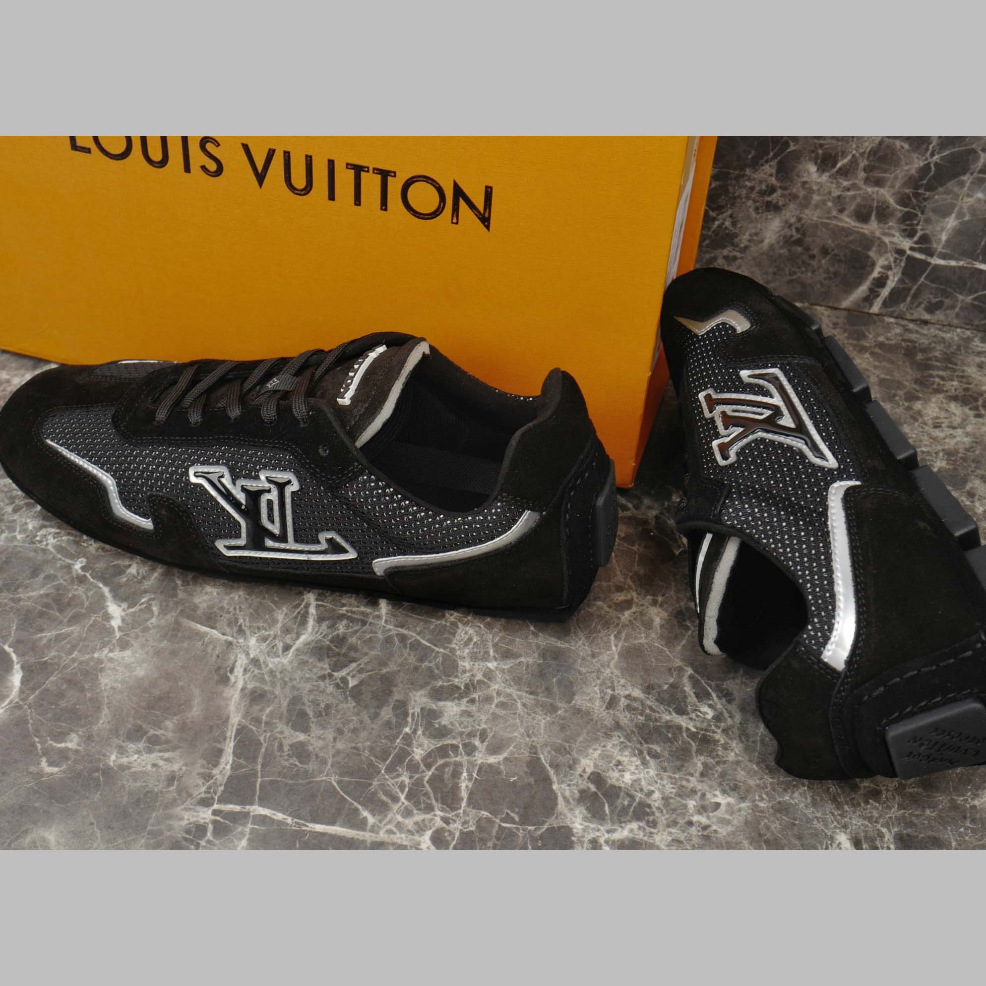 Louis Vuitton LV Rally Sneaker   1AHTZI - EUR FASHION