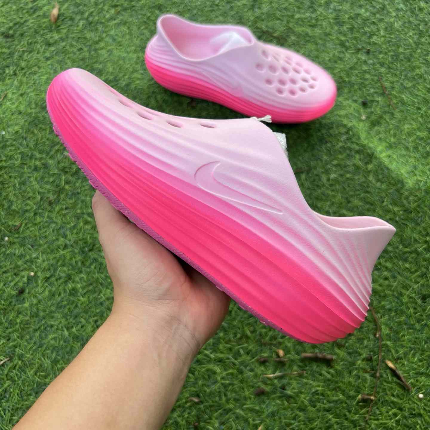 Nike React X Rejuven8 in pink  HV5062-601 - EUR FASHION