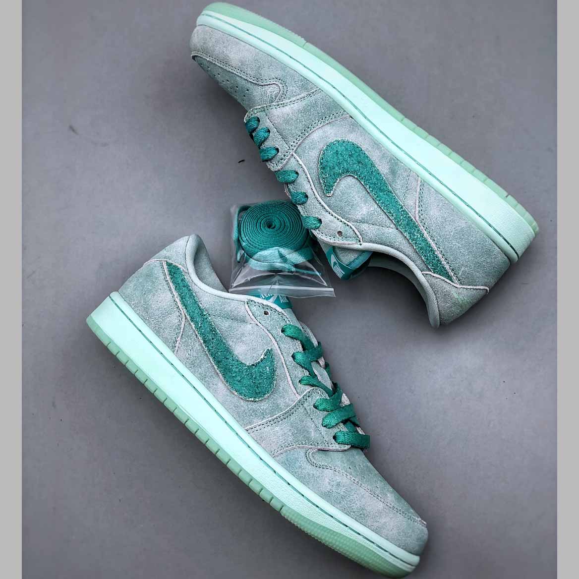 Air Jordan 1 Low OG “Washed Teal” WMNS     HQ8111-300 - EUR FASHION