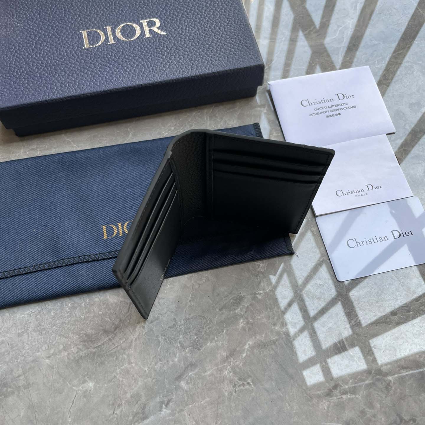 Dior Vertical Bifold Card Holder  - EUR FASHION