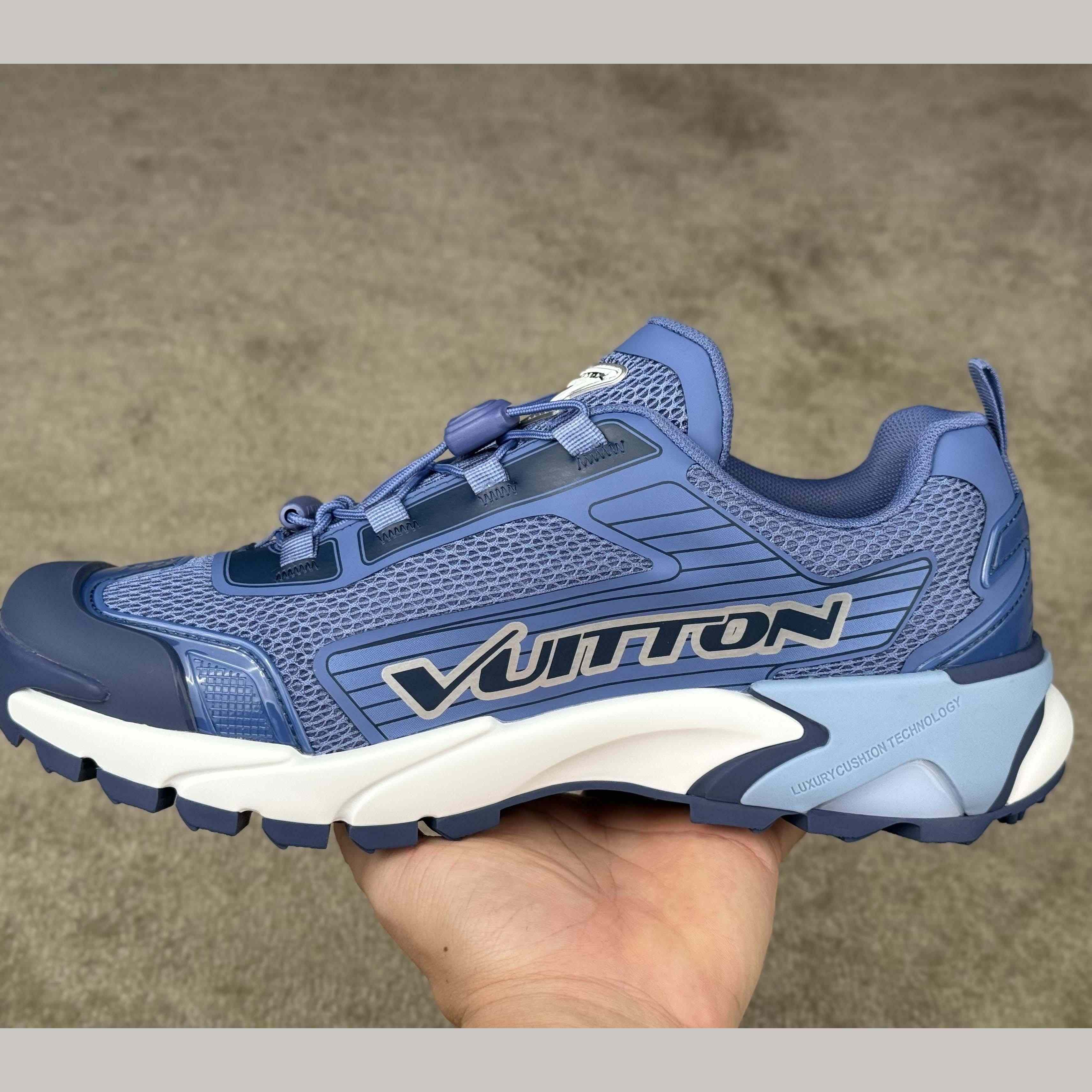 Louis Vuitton LV Runner Tatic Sneaker     1AHCPS - EUR FASHION