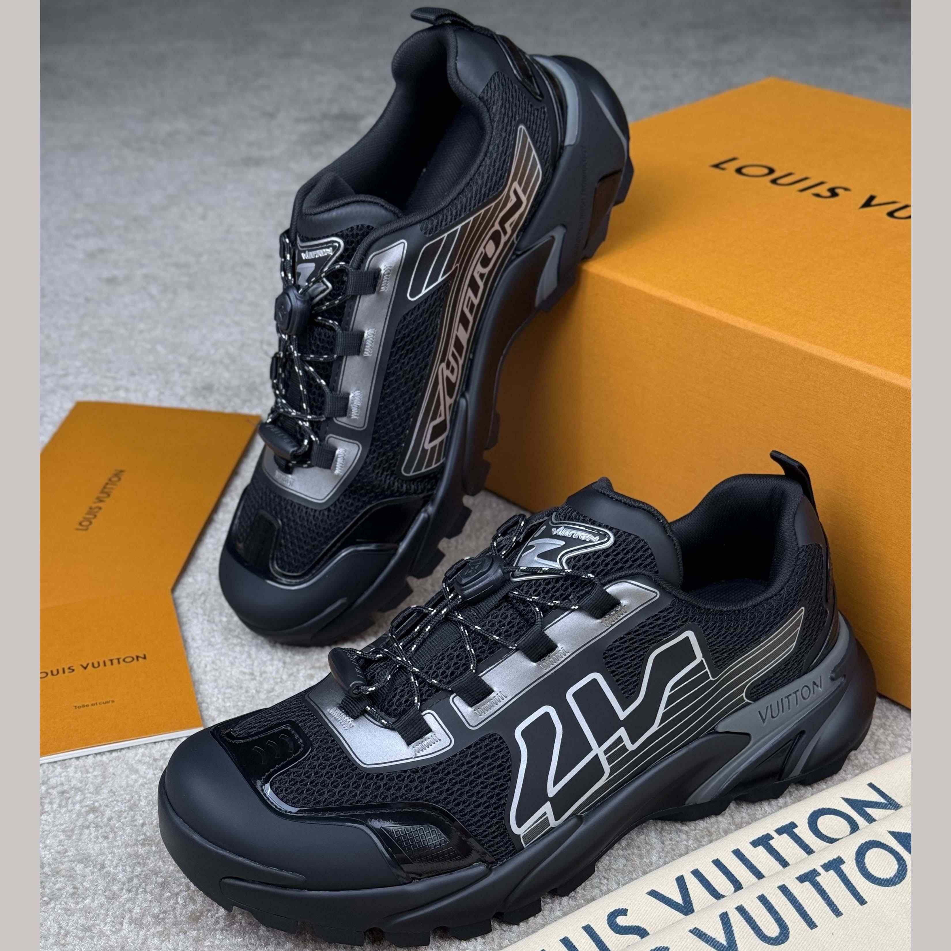 Louis Vuitton LV Runner Tatic Sneaker     1ADH08 - EUR FASHION