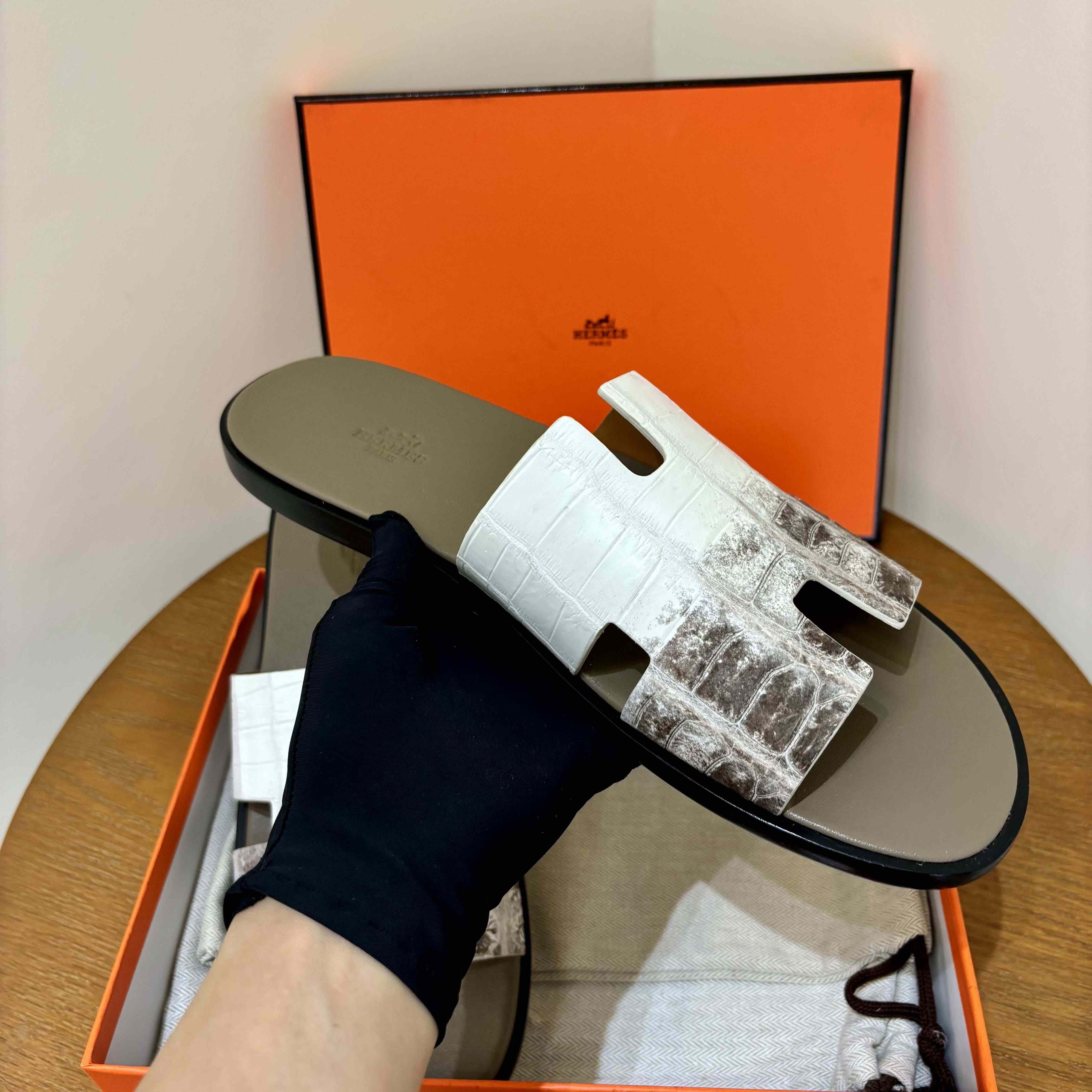 Hermes Izmir Sandal - EUR FASHION