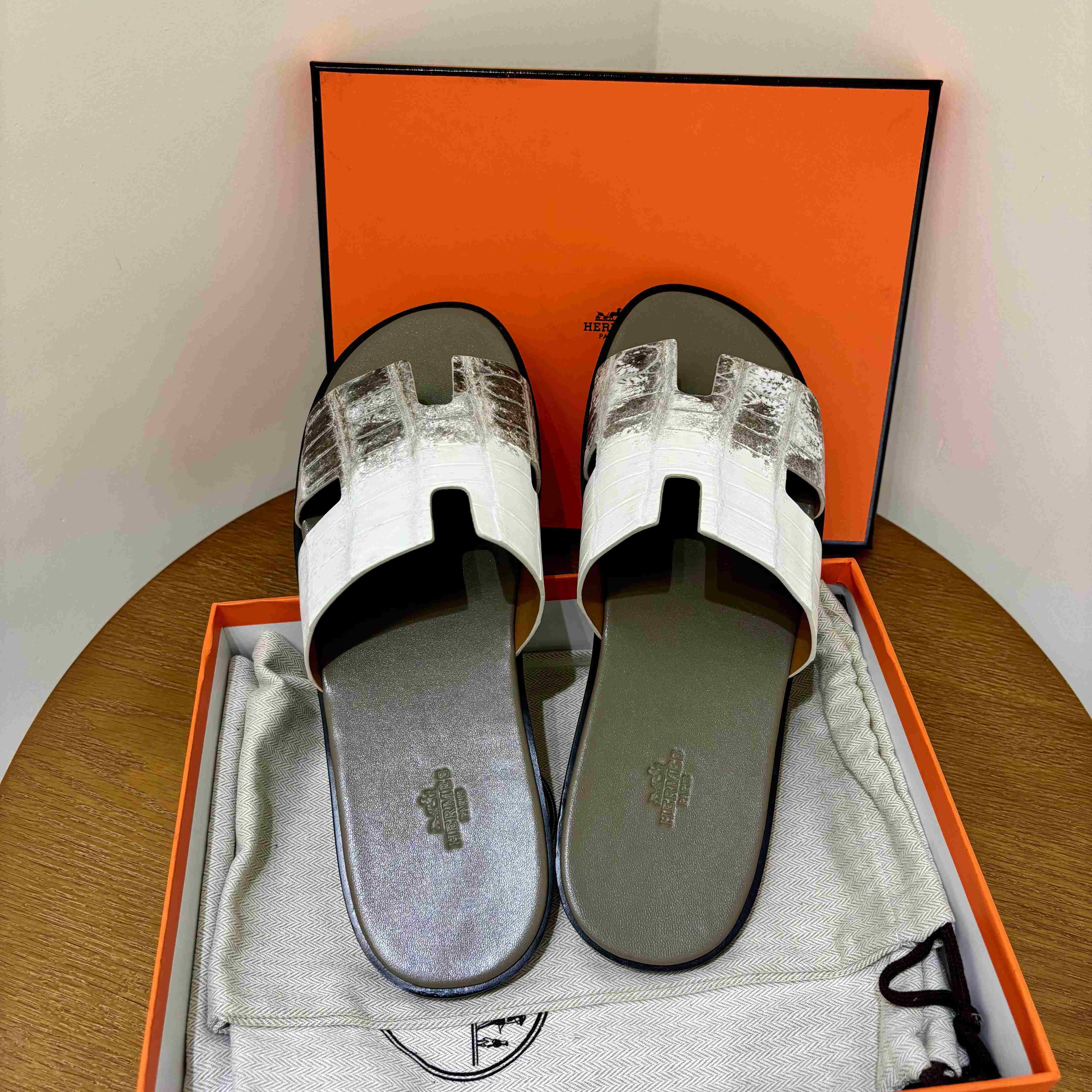 Hermes Izmir Sandal - EUR FASHION