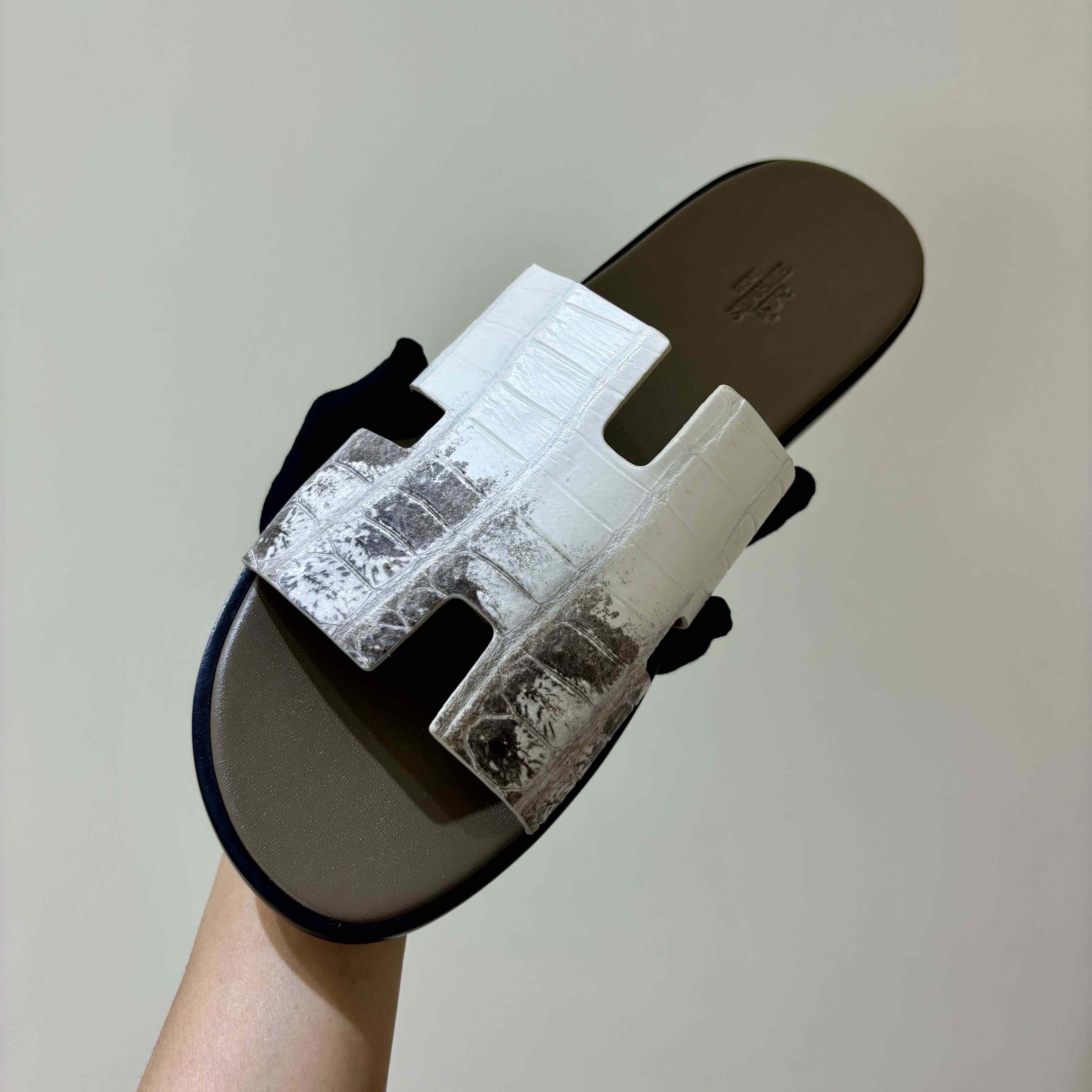 Hermes Izmir Sandal - EUR FASHION
