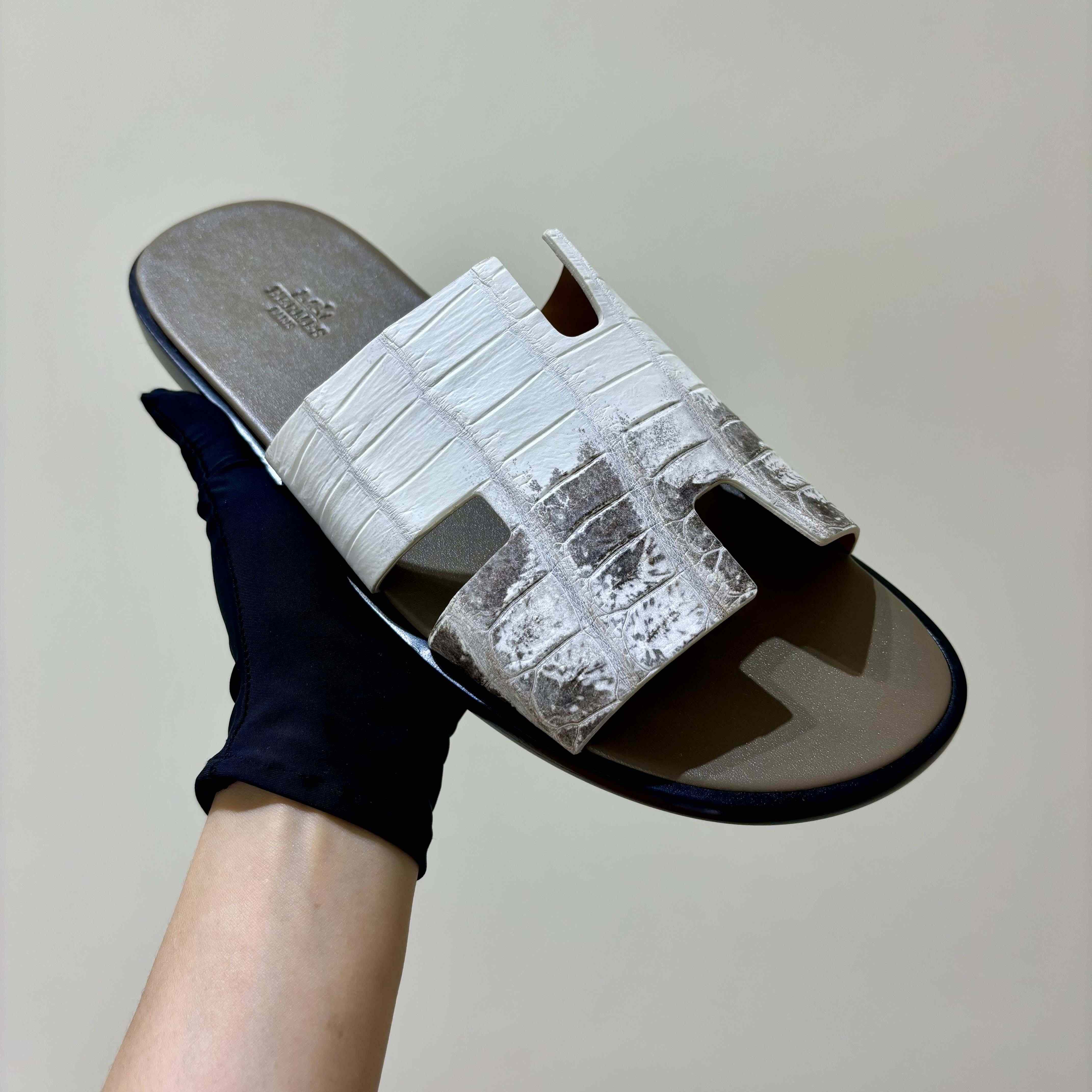 Hermes Izmir Sandal - EUR FASHION