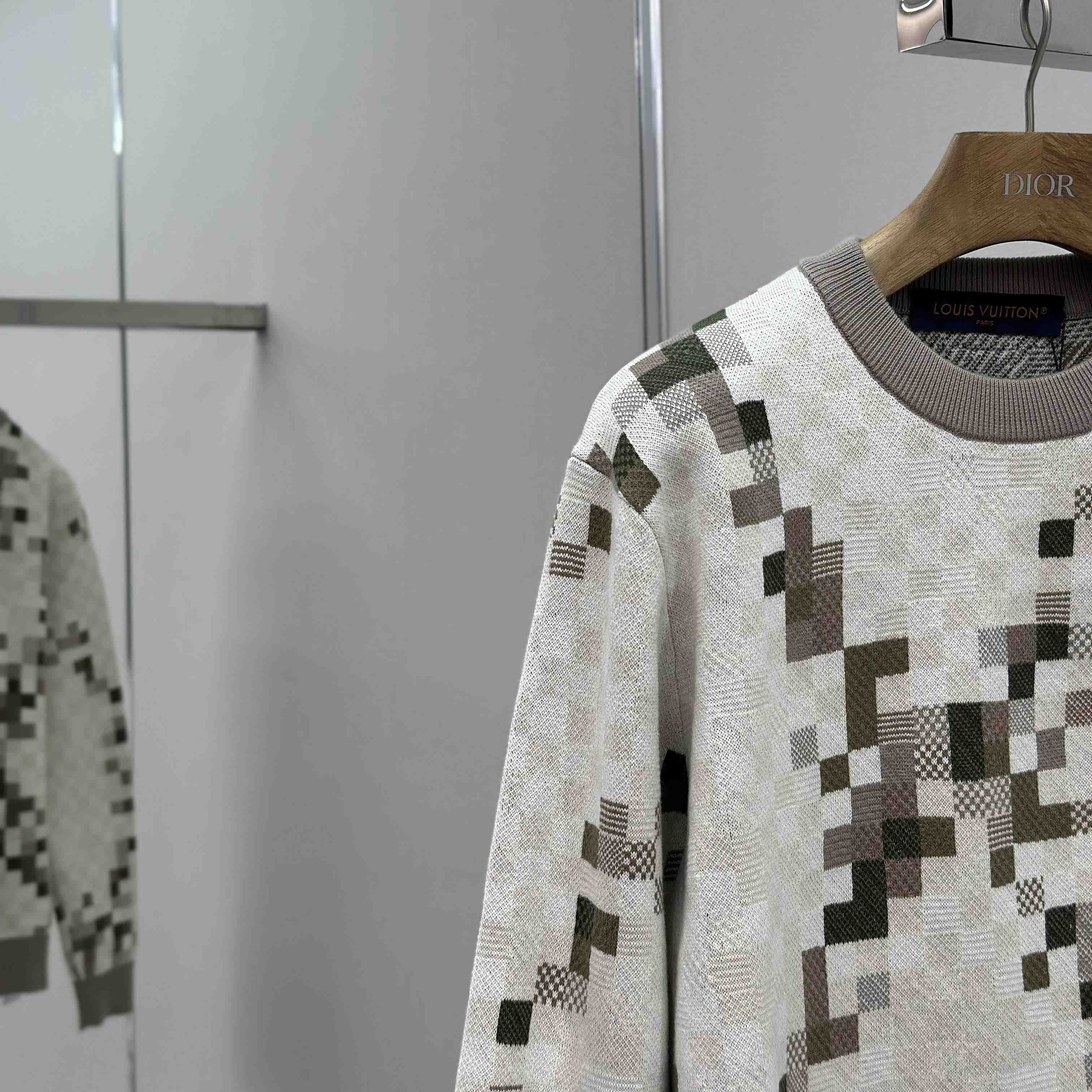 Louis Vuitton Graphic Crewneck   - EUR FASHION