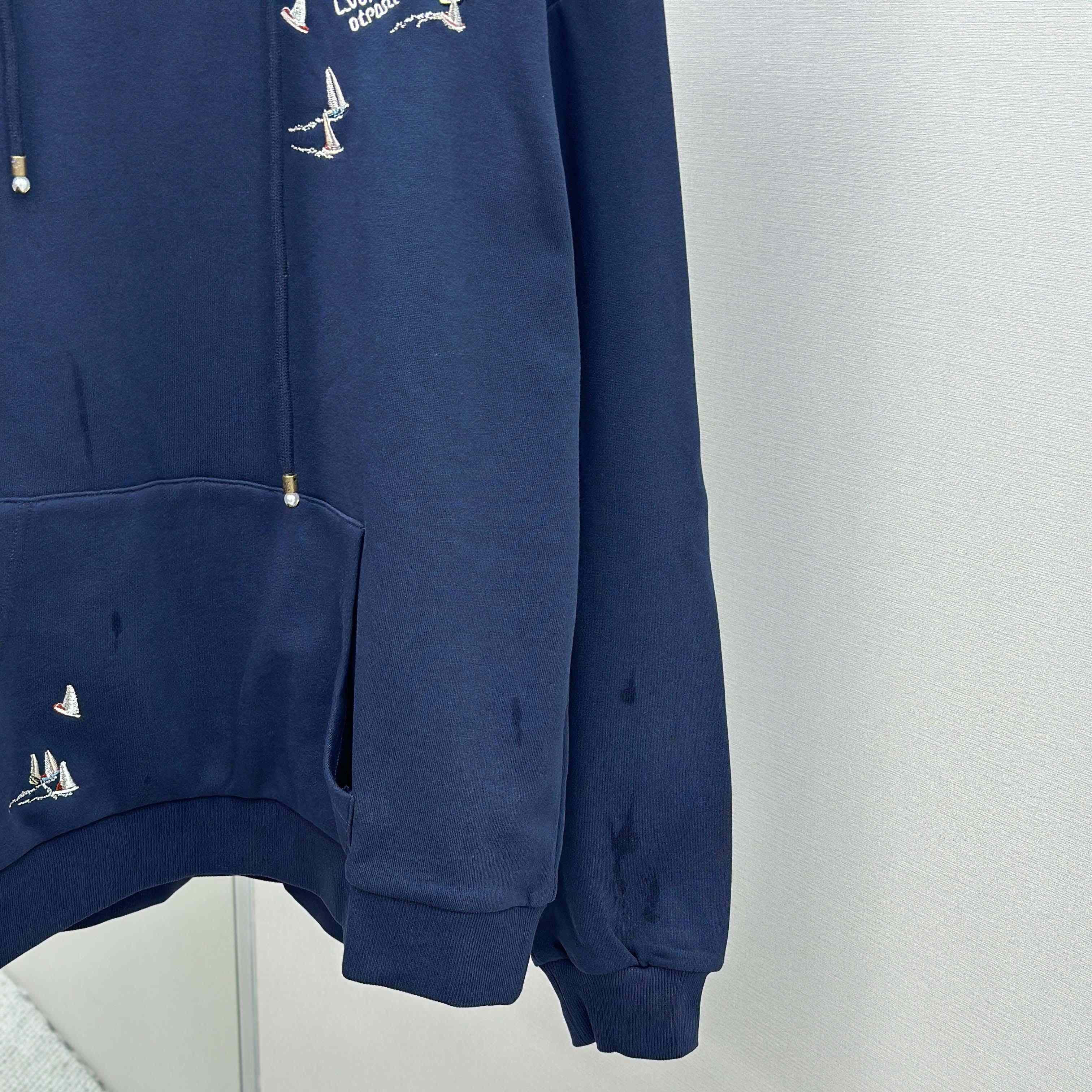 Louis Vuitton Embroidered Signature Hoodie   1AHW68 - EUR FASHION