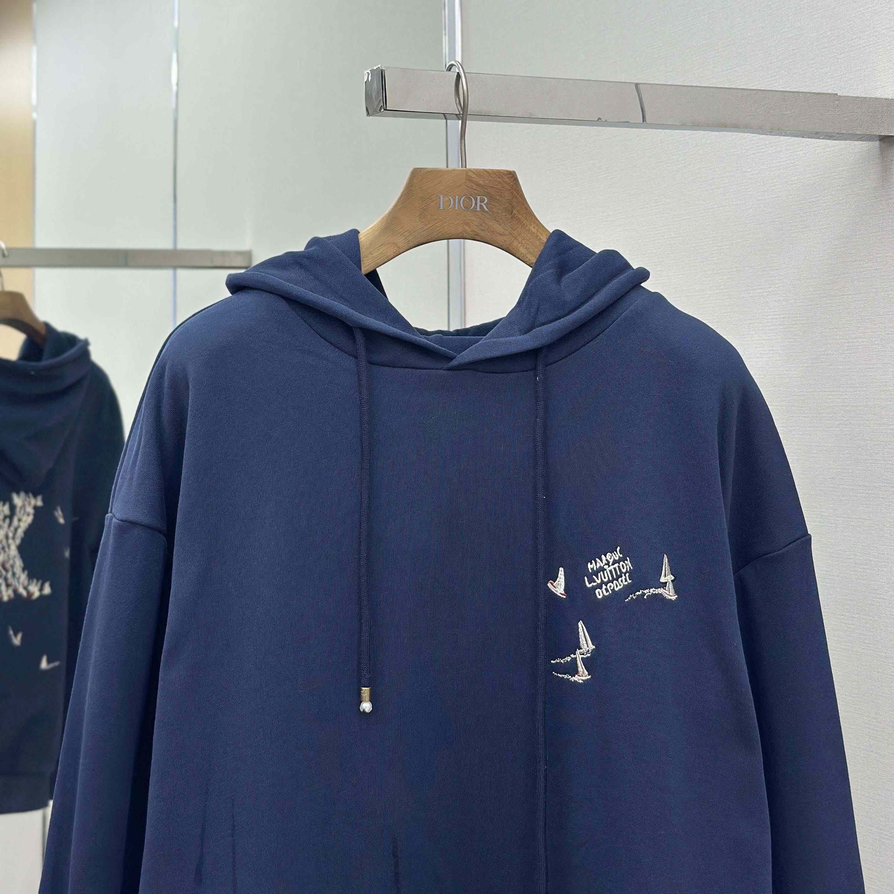 Louis Vuitton Embroidered Signature Hoodie   1AHW68 - EUR FASHION