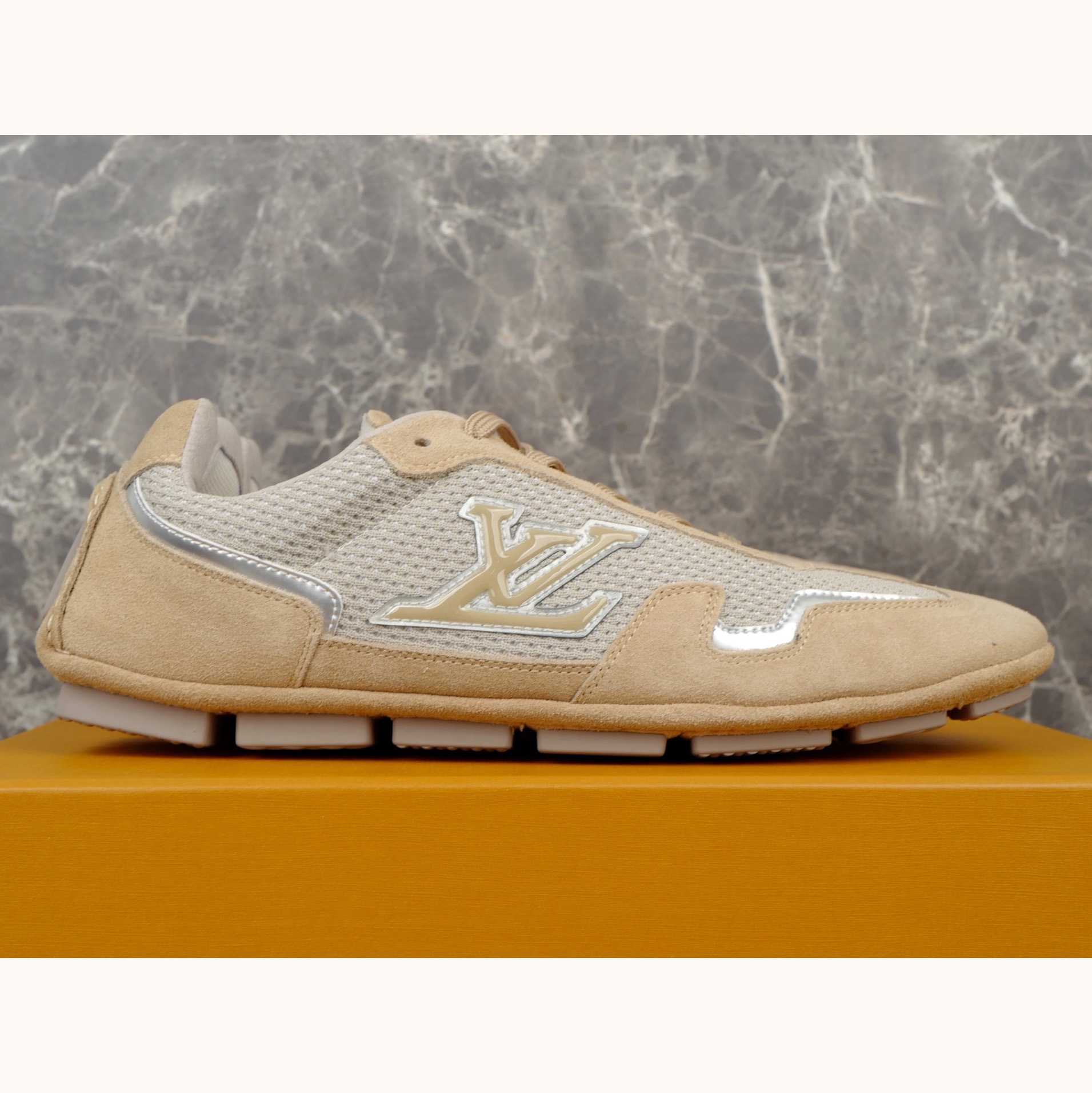 Louis Vuitton LV Rally Sneaker   1AHU09 - EUR FASHION