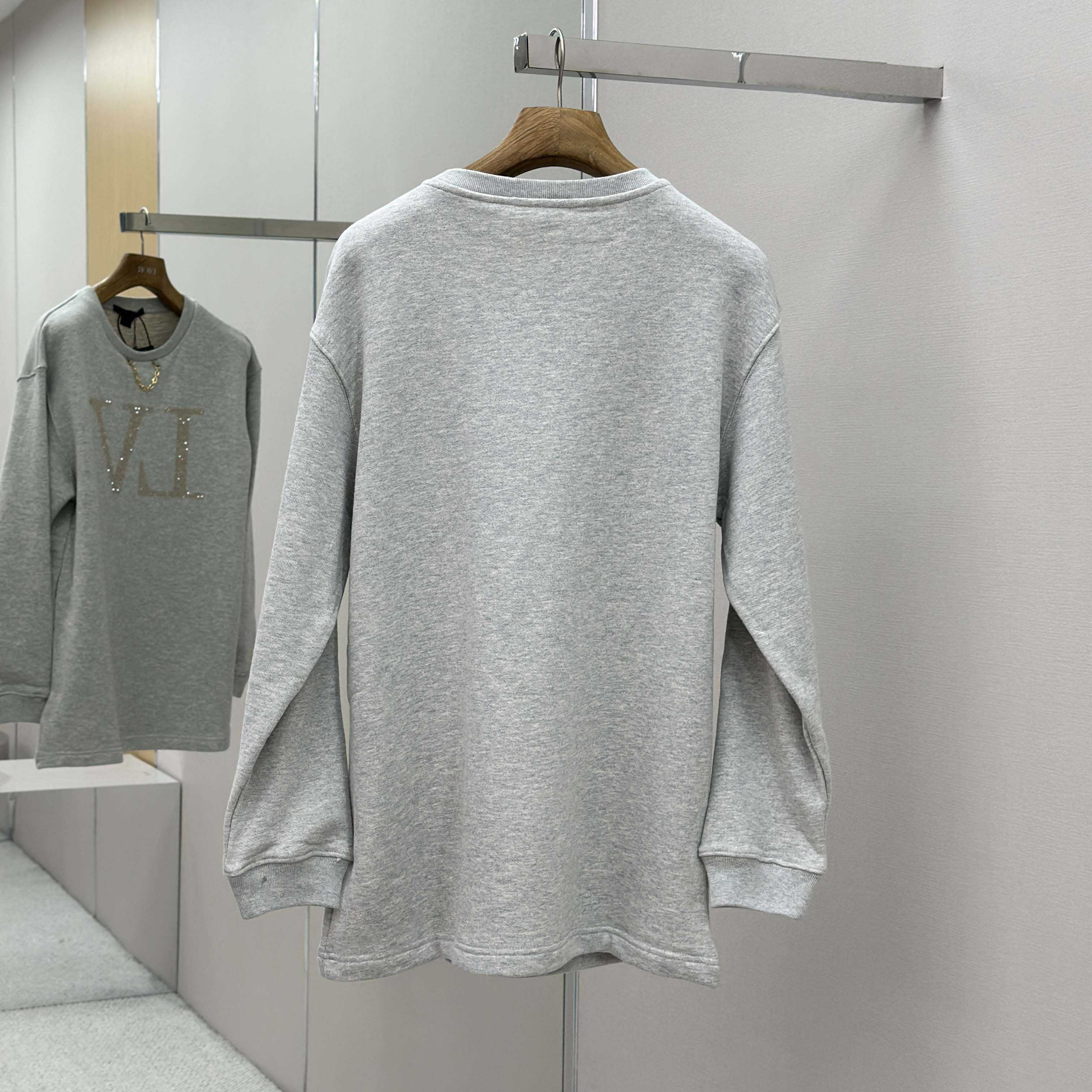 Louis Vuitton Rhinestone Signature Sweater   1AIBL9 - EUR FASHION
