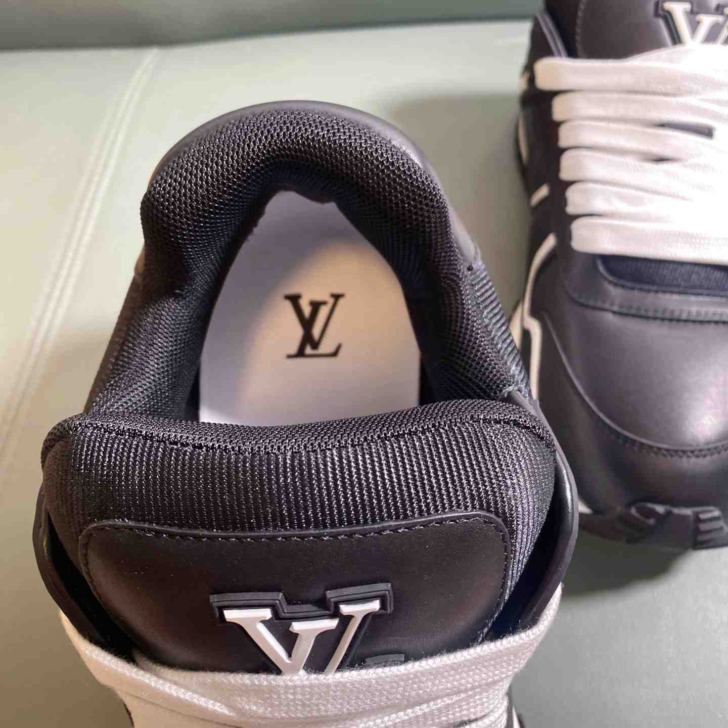 Louis Vuitton Run Away Maxi Sneaker   1AHSS1 - EUR FASHION