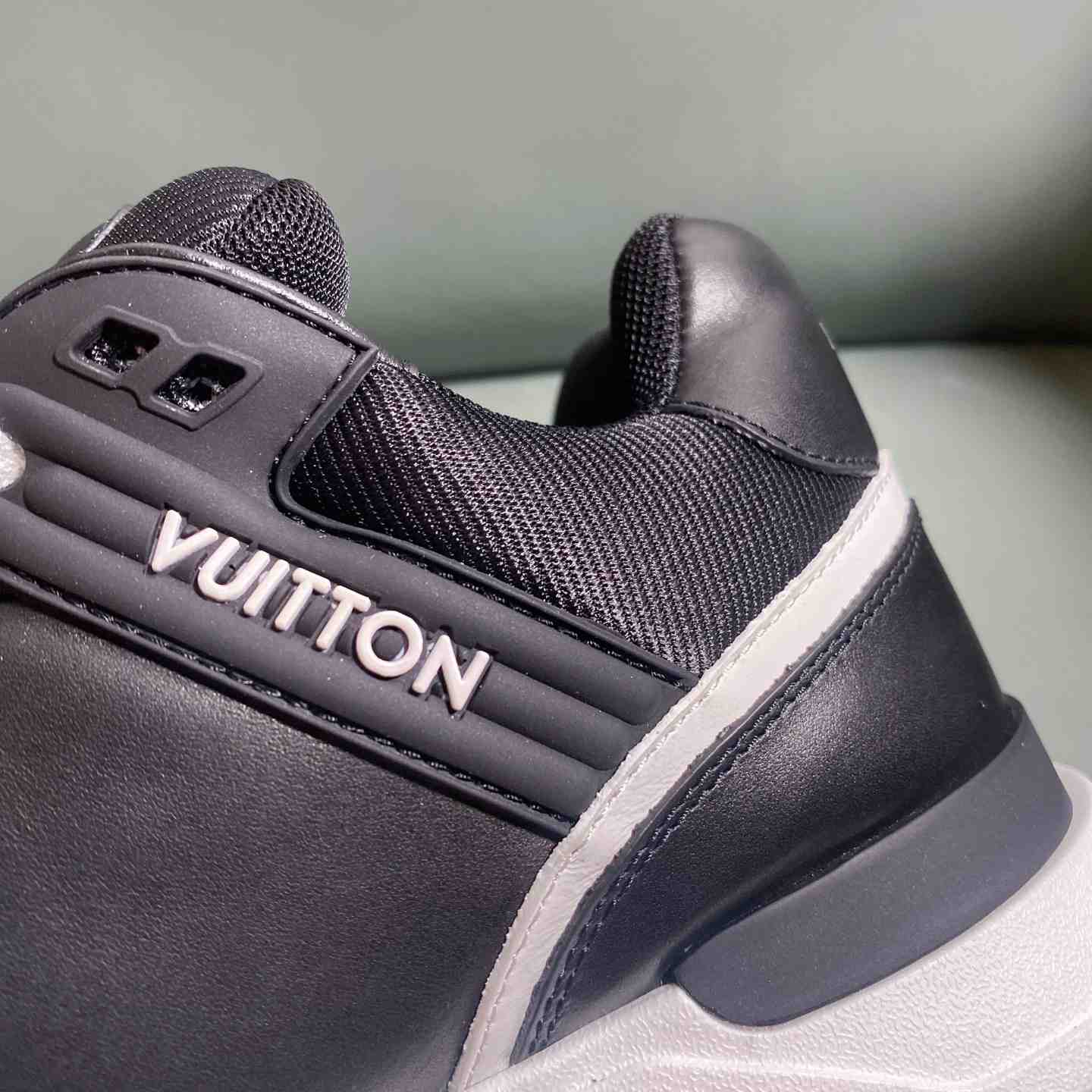 Louis Vuitton Run Away Maxi Sneaker   1AHSS1 - EUR FASHION