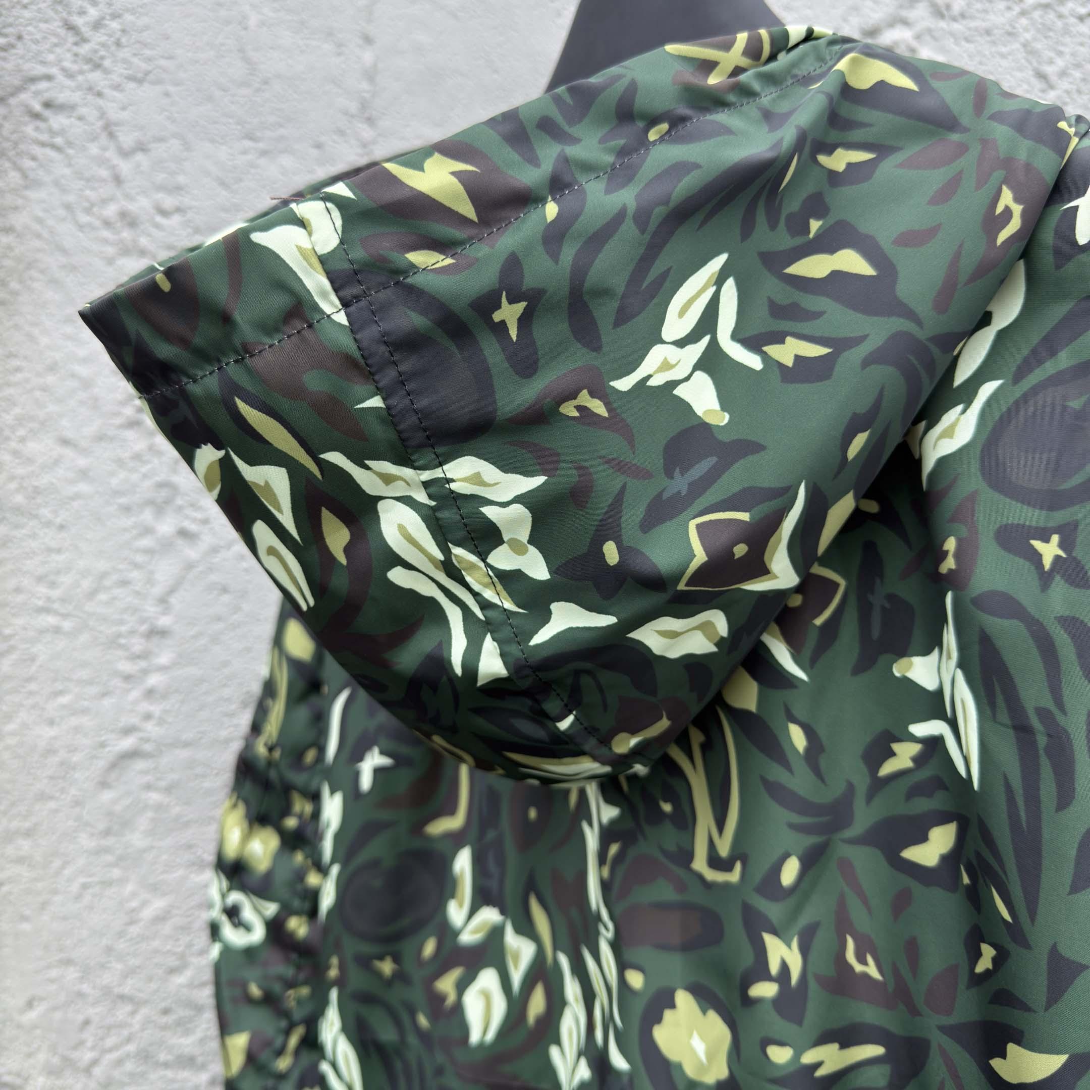 Louis Vuitton Jaqueta Windbreaker Reversível com Monogram - EUR FASHION