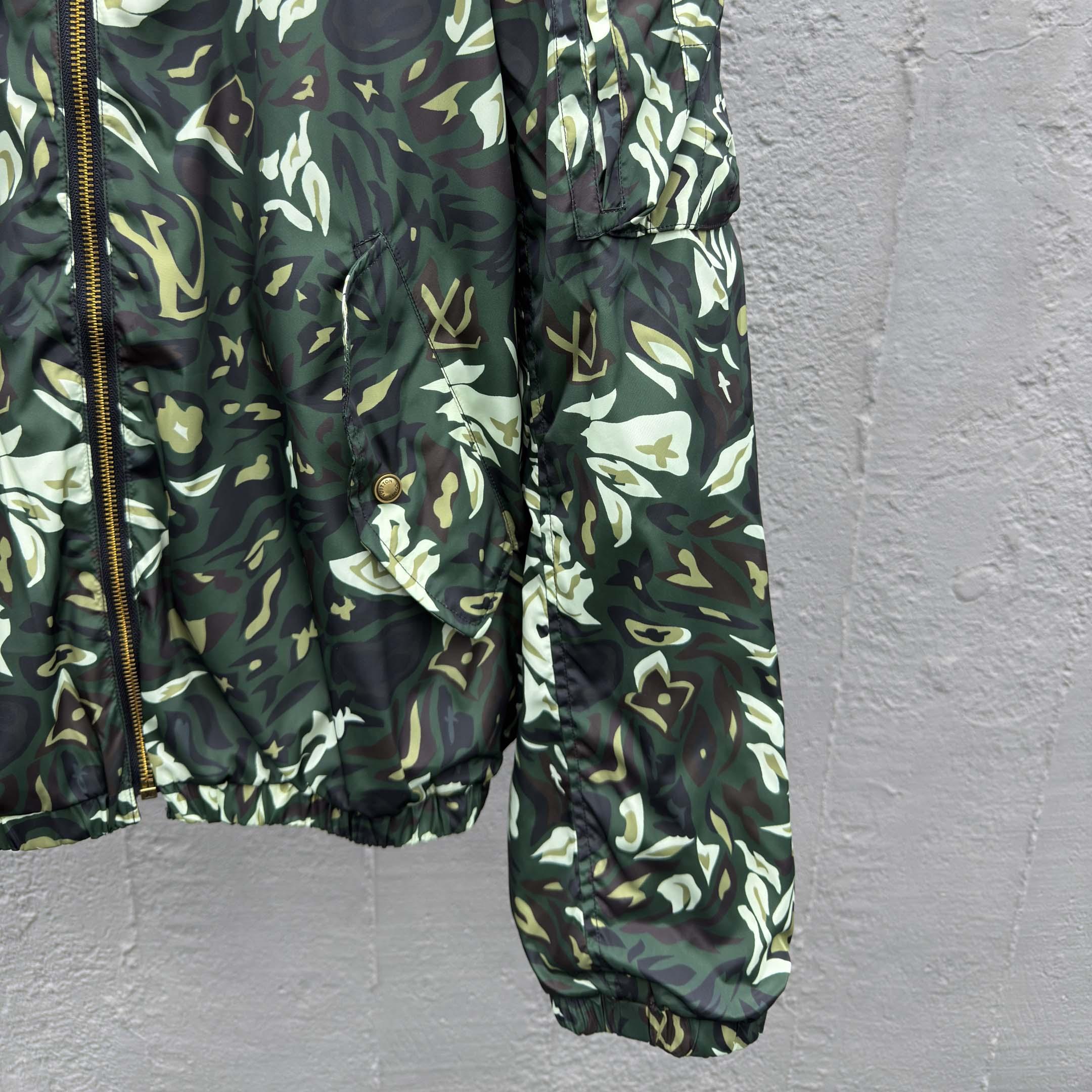 Louis Vuitton Jaqueta Windbreaker Reversível com Monogram - EUR FASHION