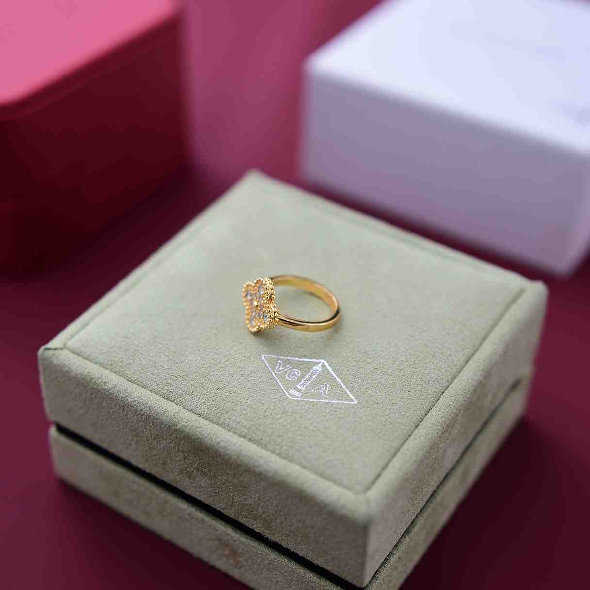 Van Cleef & Arpels Rings - EUR FASHION