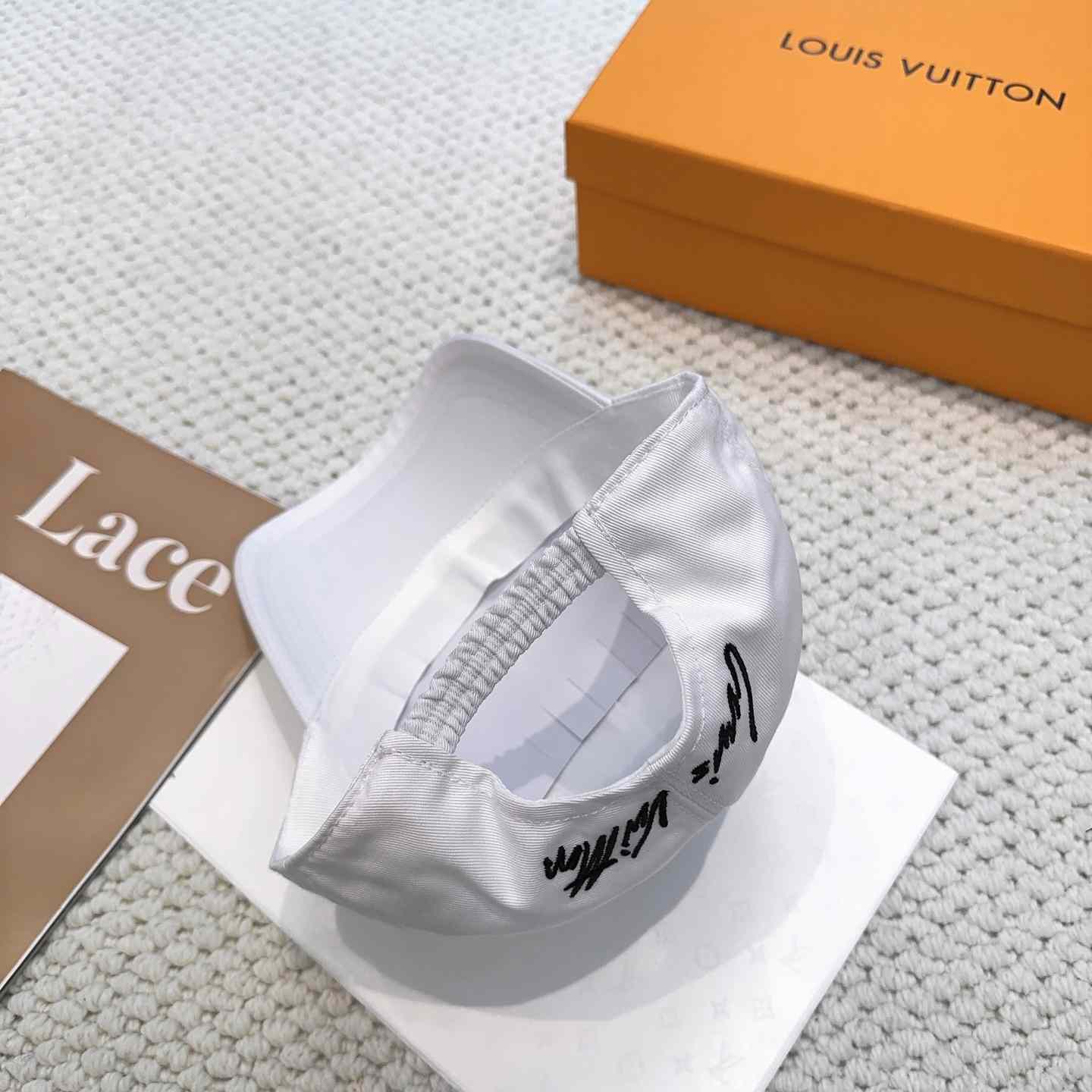 Louis Vuitton Cap - EUR FASHION