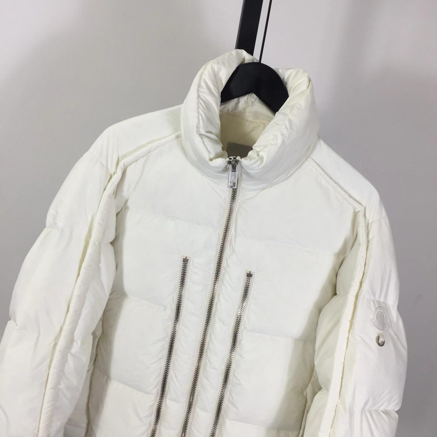 Moncler X Willow Smith Yael Down Jacket In White - EUR FASHION