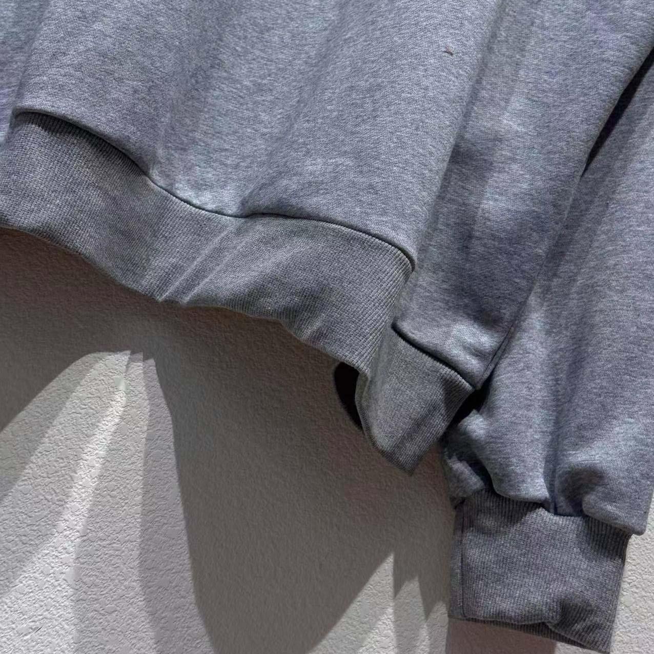 Louis Vuitton Embroidered Signature Sweatshirt   1AIKCO - EUR FASHION