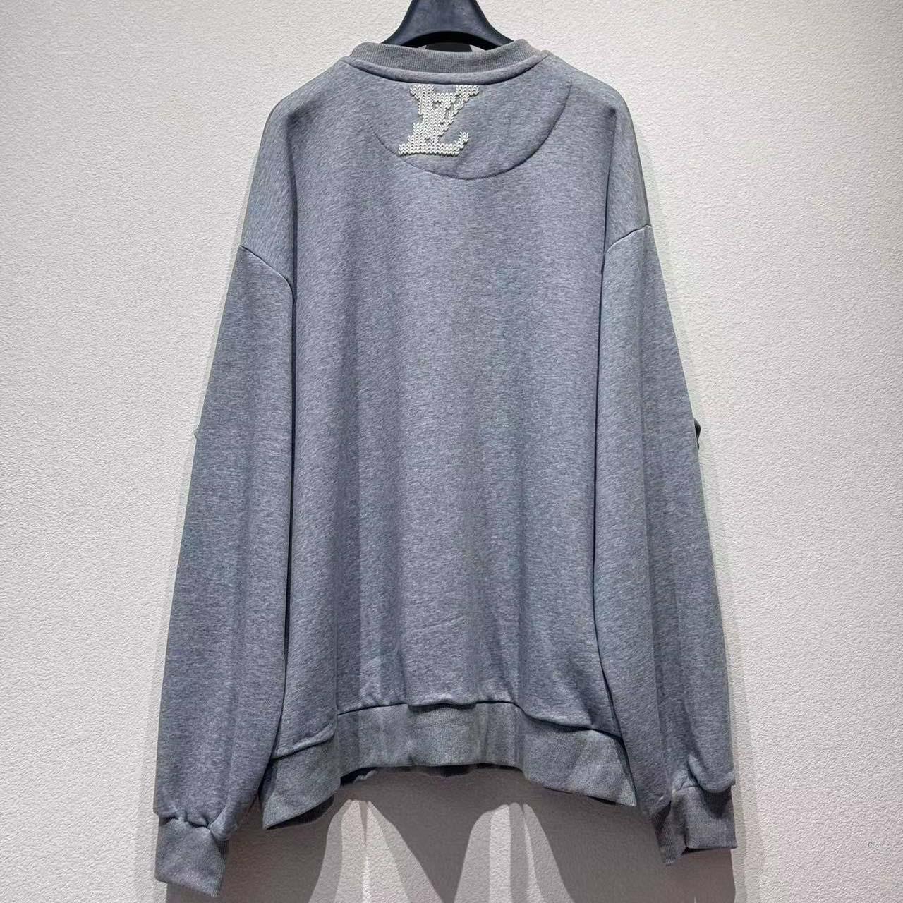 Louis Vuitton Embroidered Signature Sweatshirt   1AIKCO - EUR FASHION