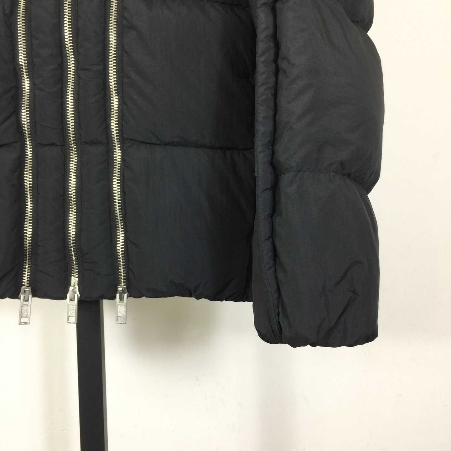 Moncler X Willow Smith Yael Down Jacket In Black - EUR FASHION