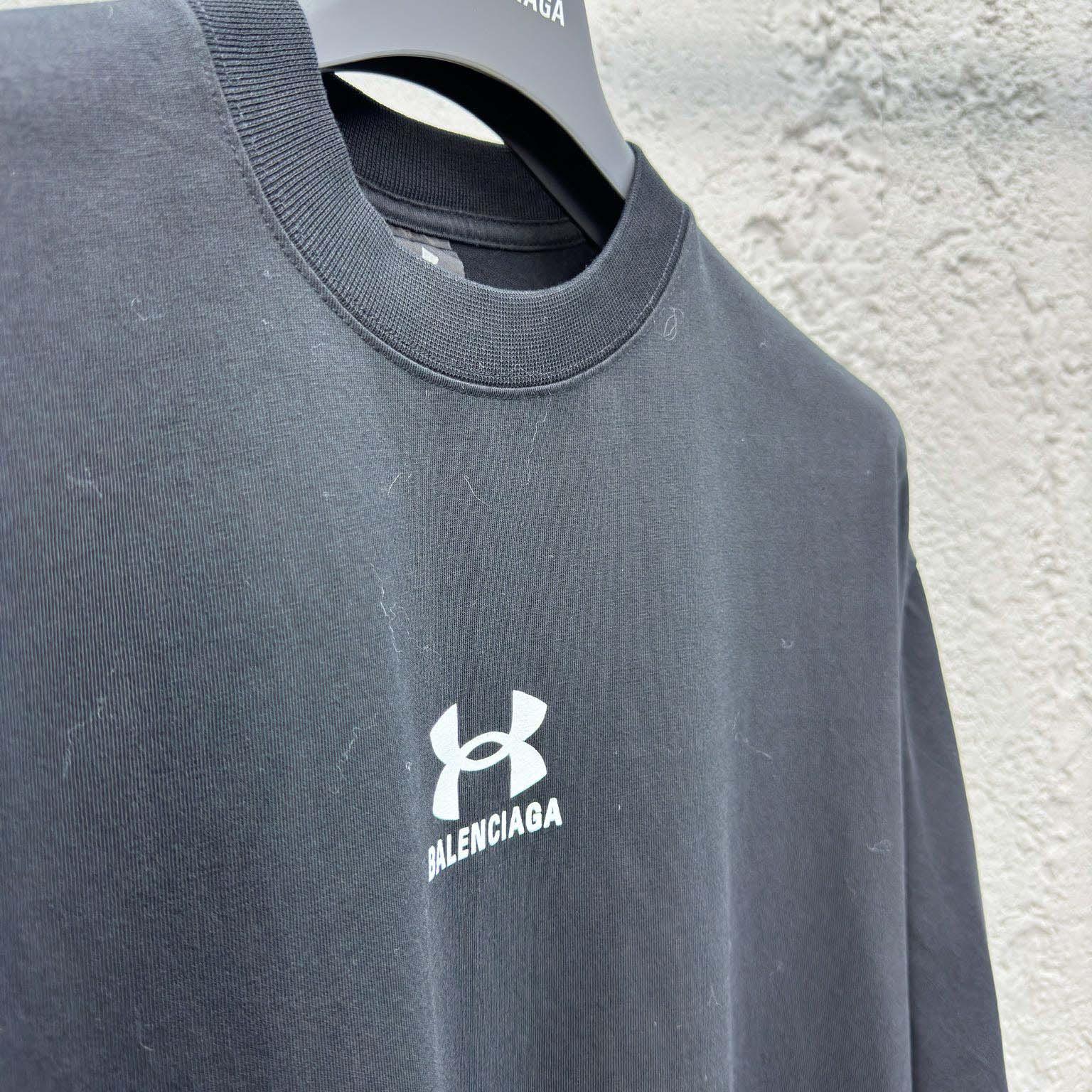 Balenciaga Under Armour® T-Shirt Oversized In Black And White - EUR FASHION