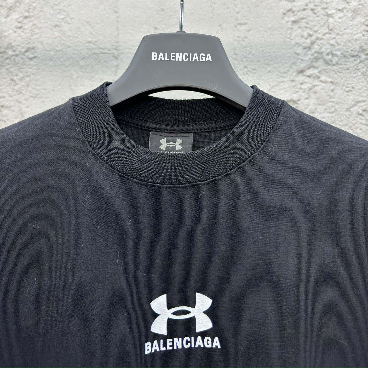 Balenciaga Under Armour® T-Shirt Oversized In Black And White - EUR FASHION