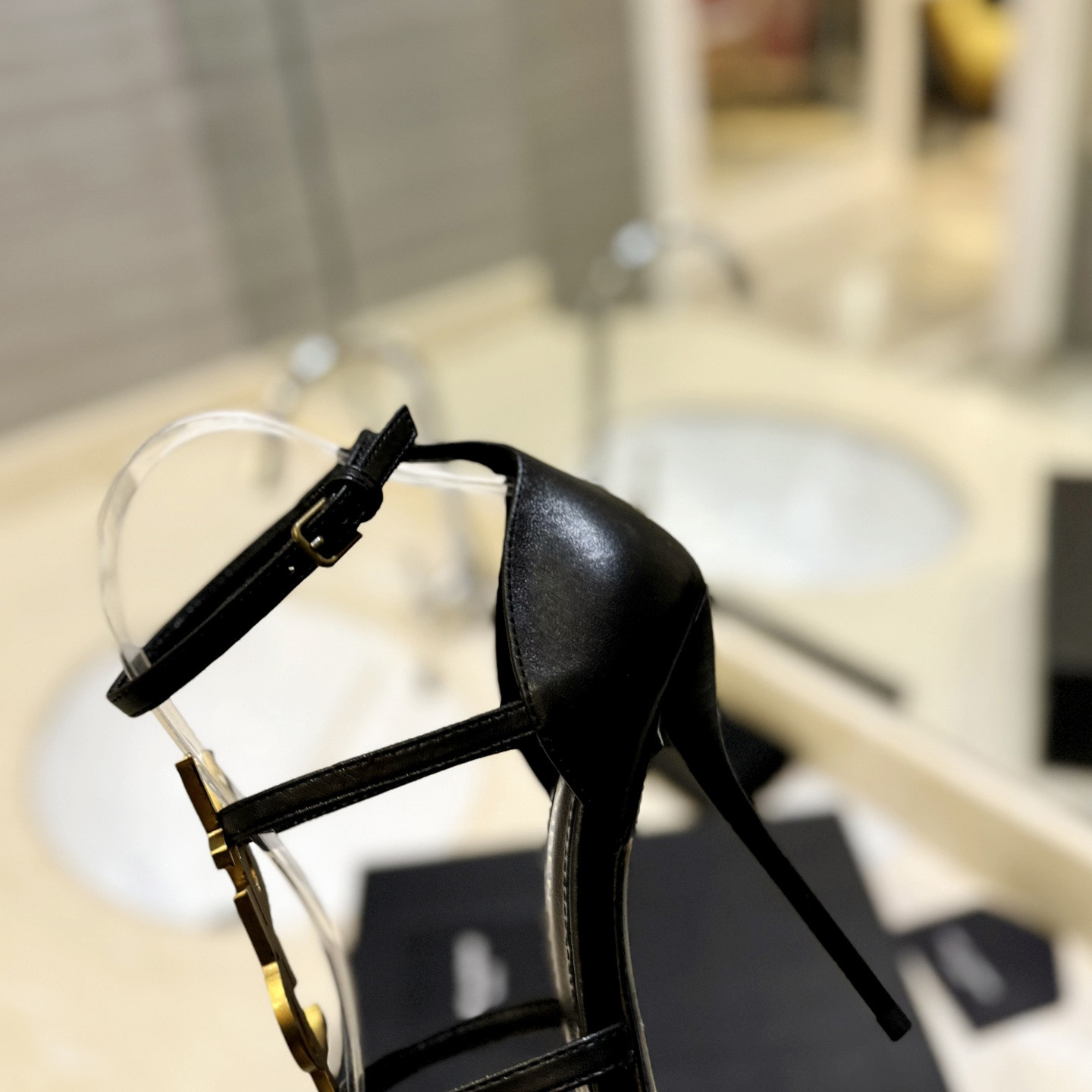 Saint Laurent Cassandra Sandals In Patent Leather - EUR FASHION