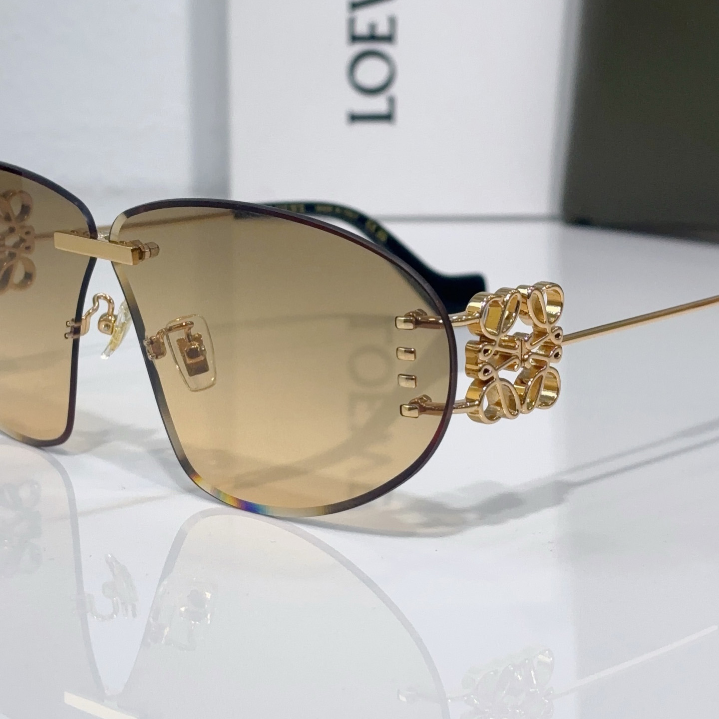Loewe LW40048U Sunglasses  - EUR FASHION