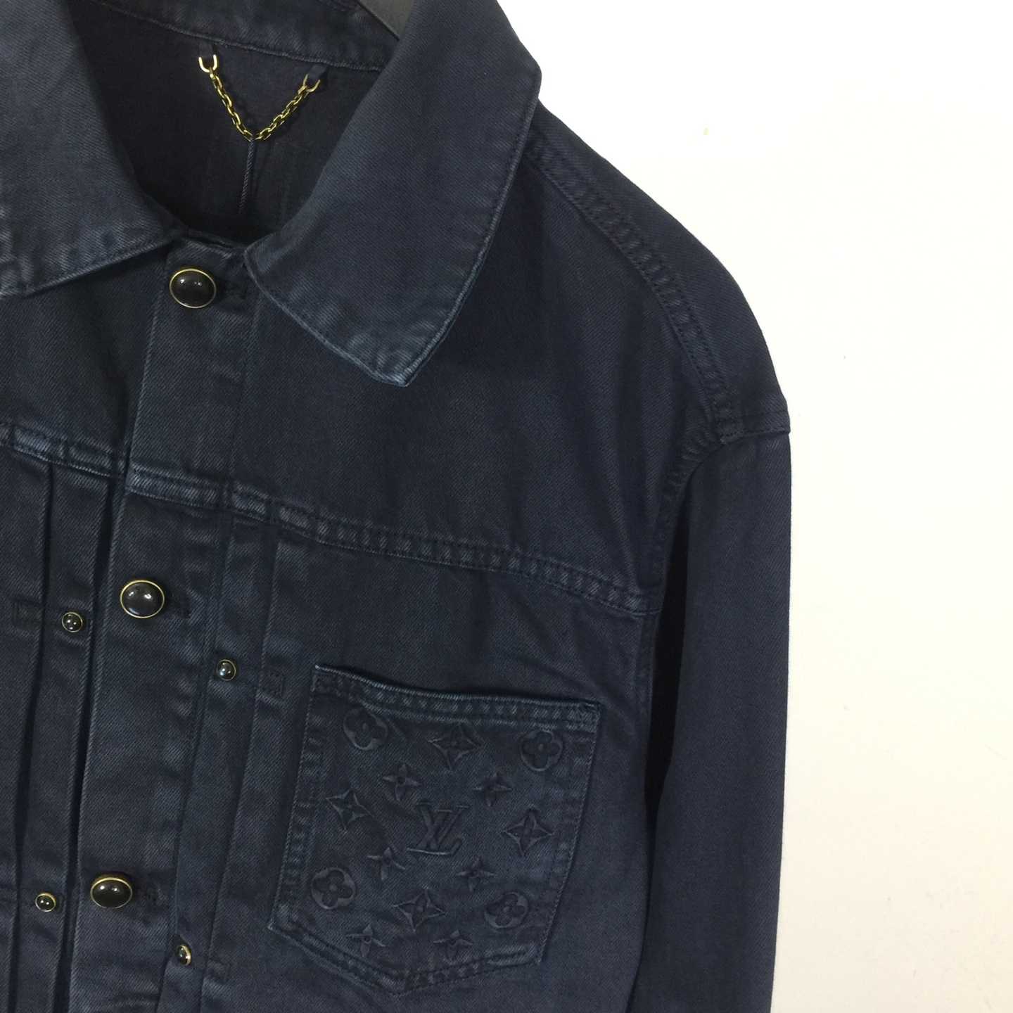 Louis Vuitton Garment-Dyed Denim Type II Trucker Jacket   1AHUY5 - EUR FASHION