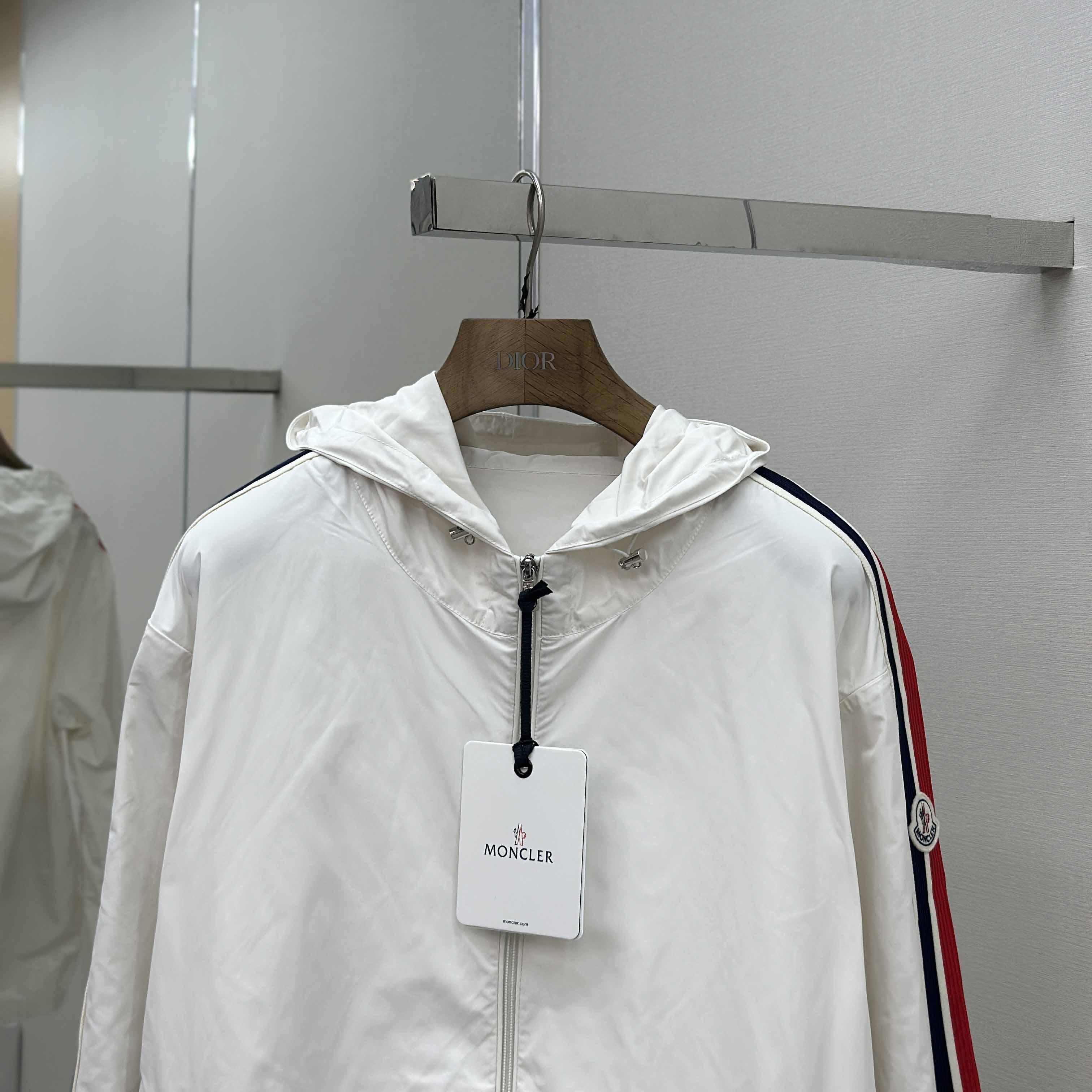 Moncler Olan Jacket - EUR FASHION
