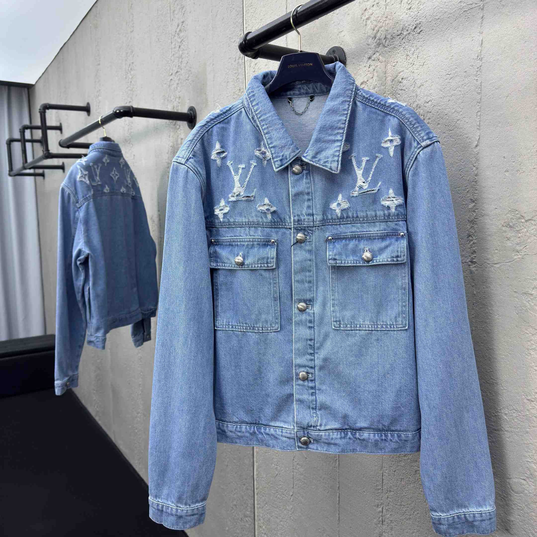 - EUR FASHION