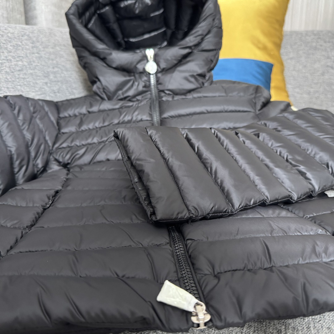 Moncler Ige Hooded Short Down Jacket - EUR FASHION