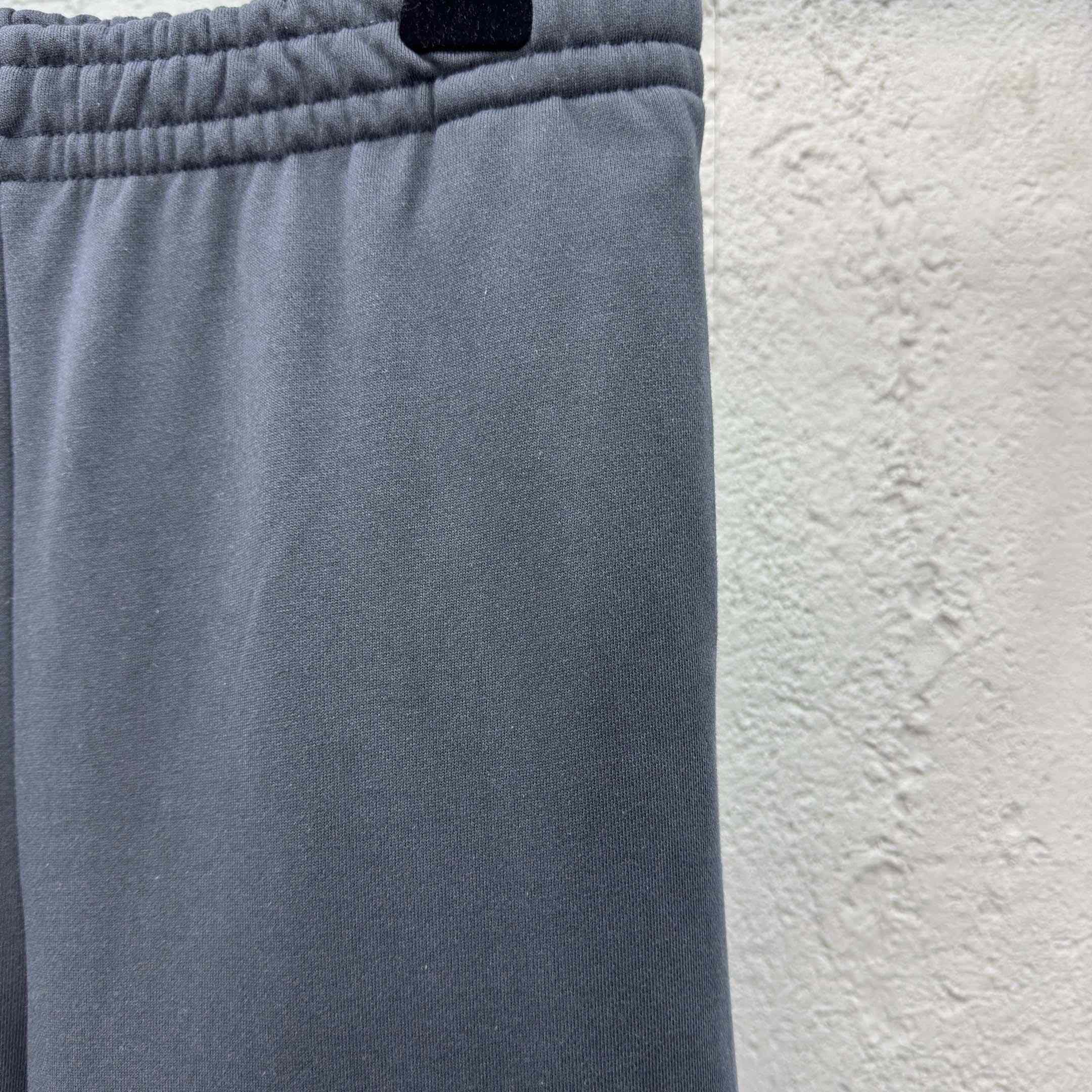 Balenciaga Under Armour® Baggy Sweatpants In Black - EUR FASHION