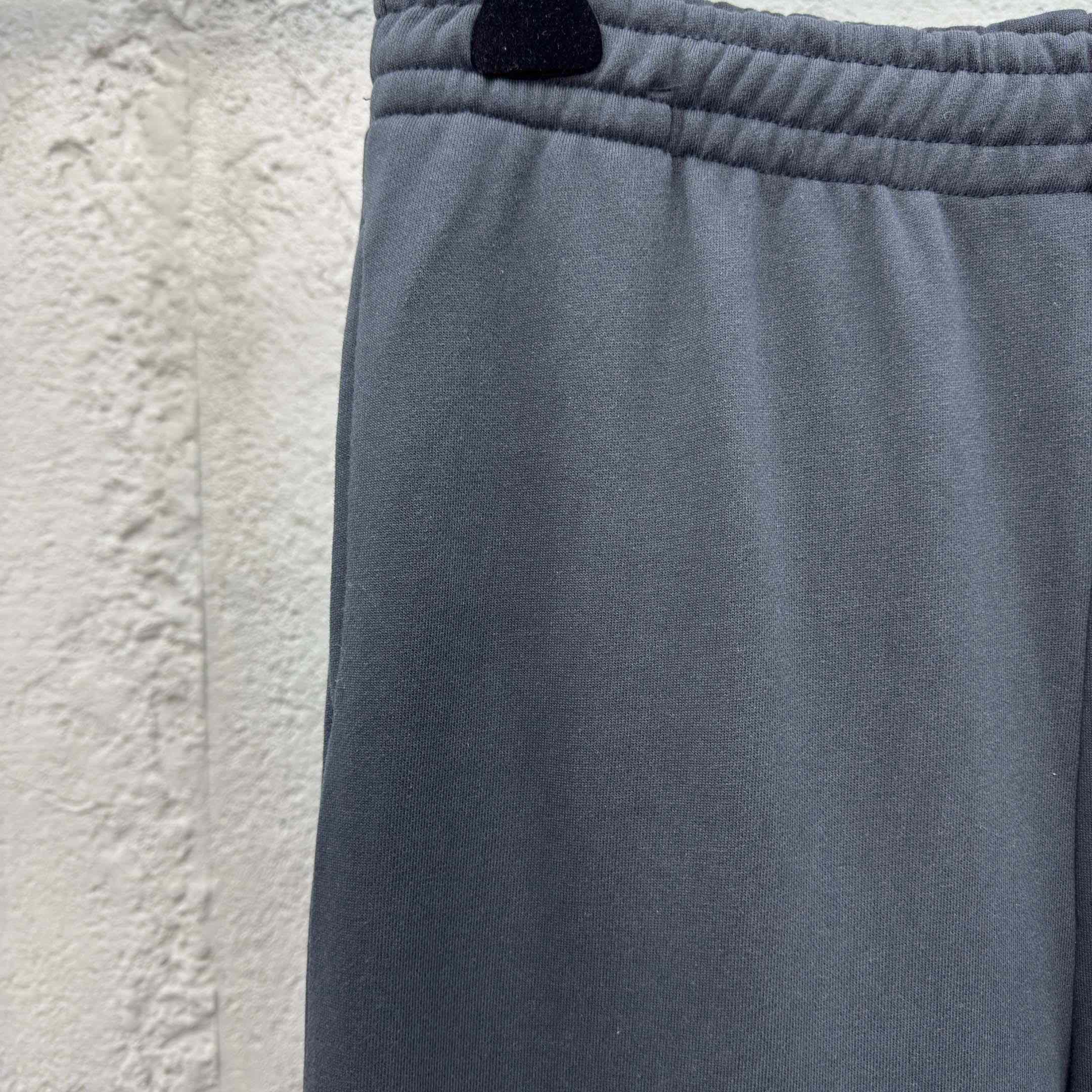 Balenciaga Under Armour® Baggy Sweatpants In Black - EUR FASHION