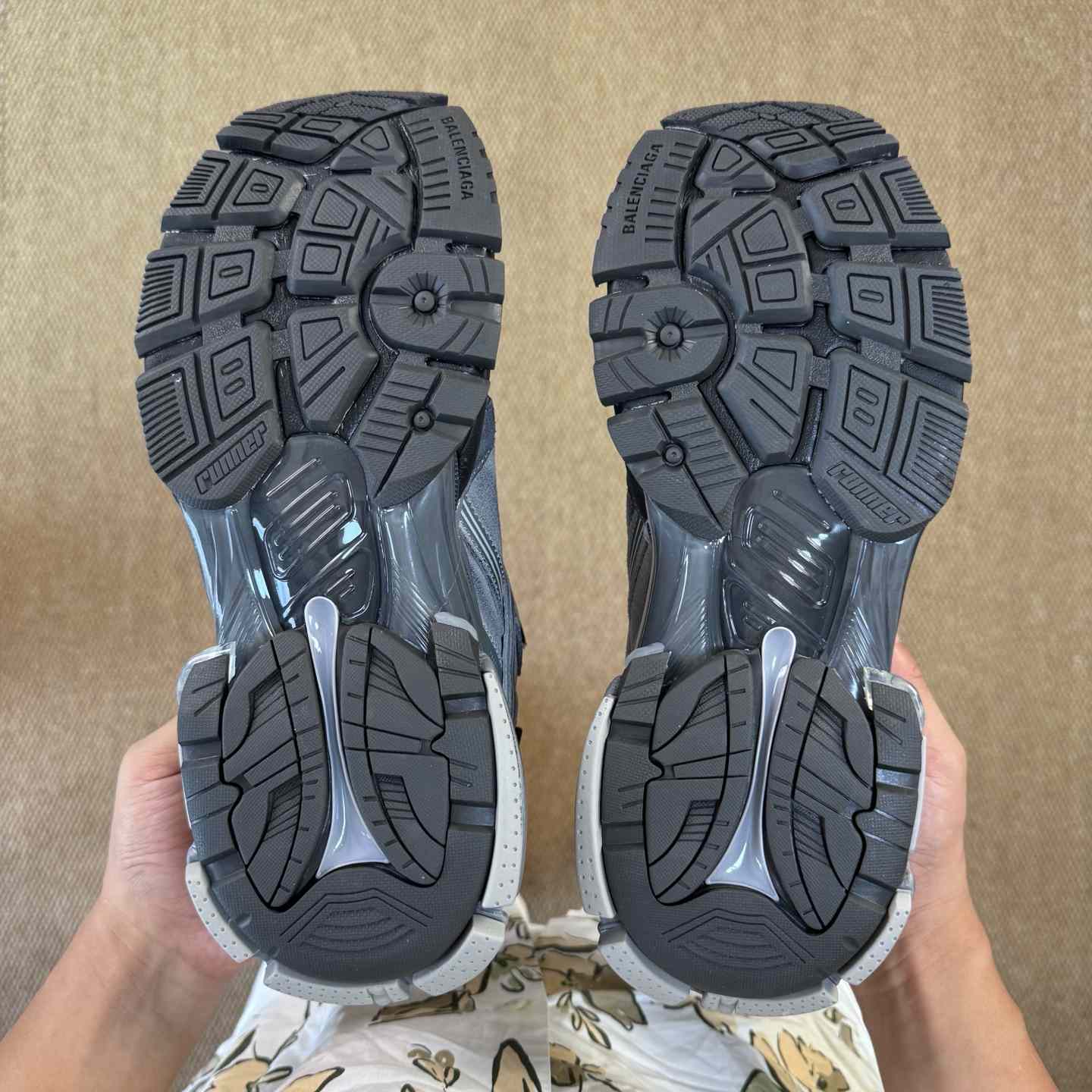 Balenciaga Runner Kith Four.Color  - EUR FASHION