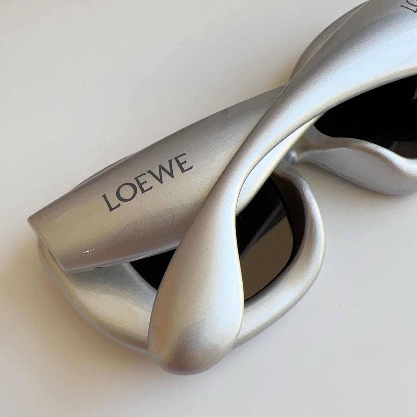 Loewe LW40100l Sunglasses  - EUR FASHION