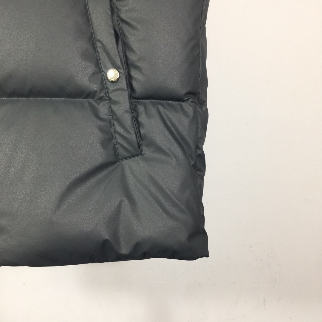 Prada Padded Re-Nylon Vest - EUR FASHION