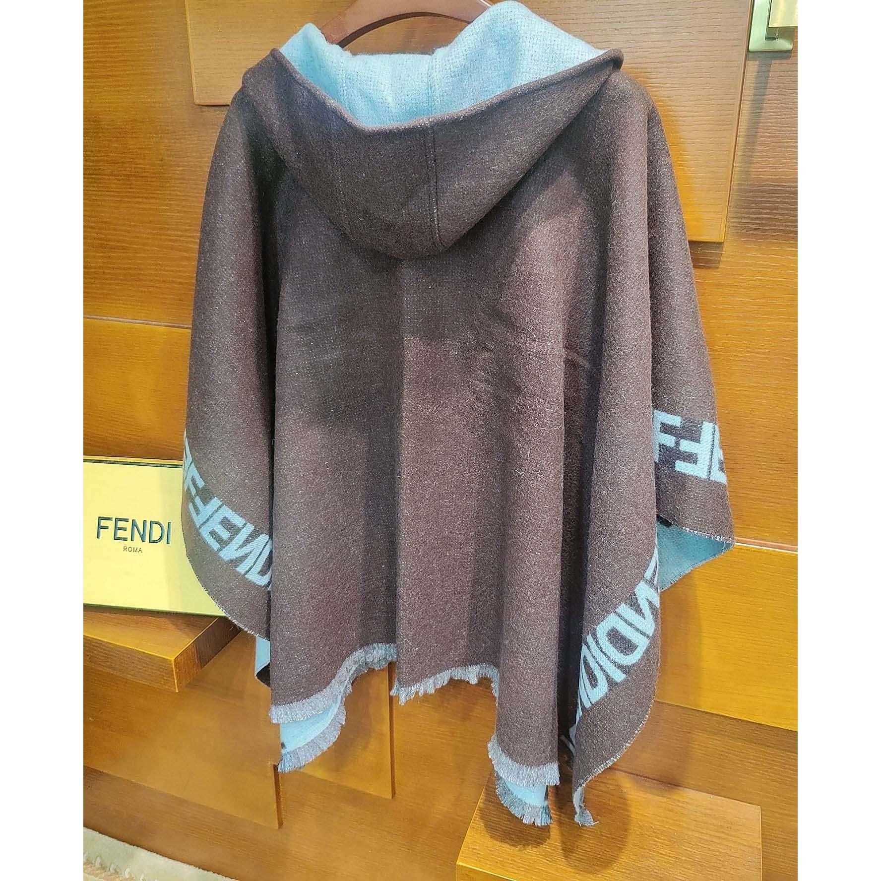 Fendi Poncho - EUR FASHION