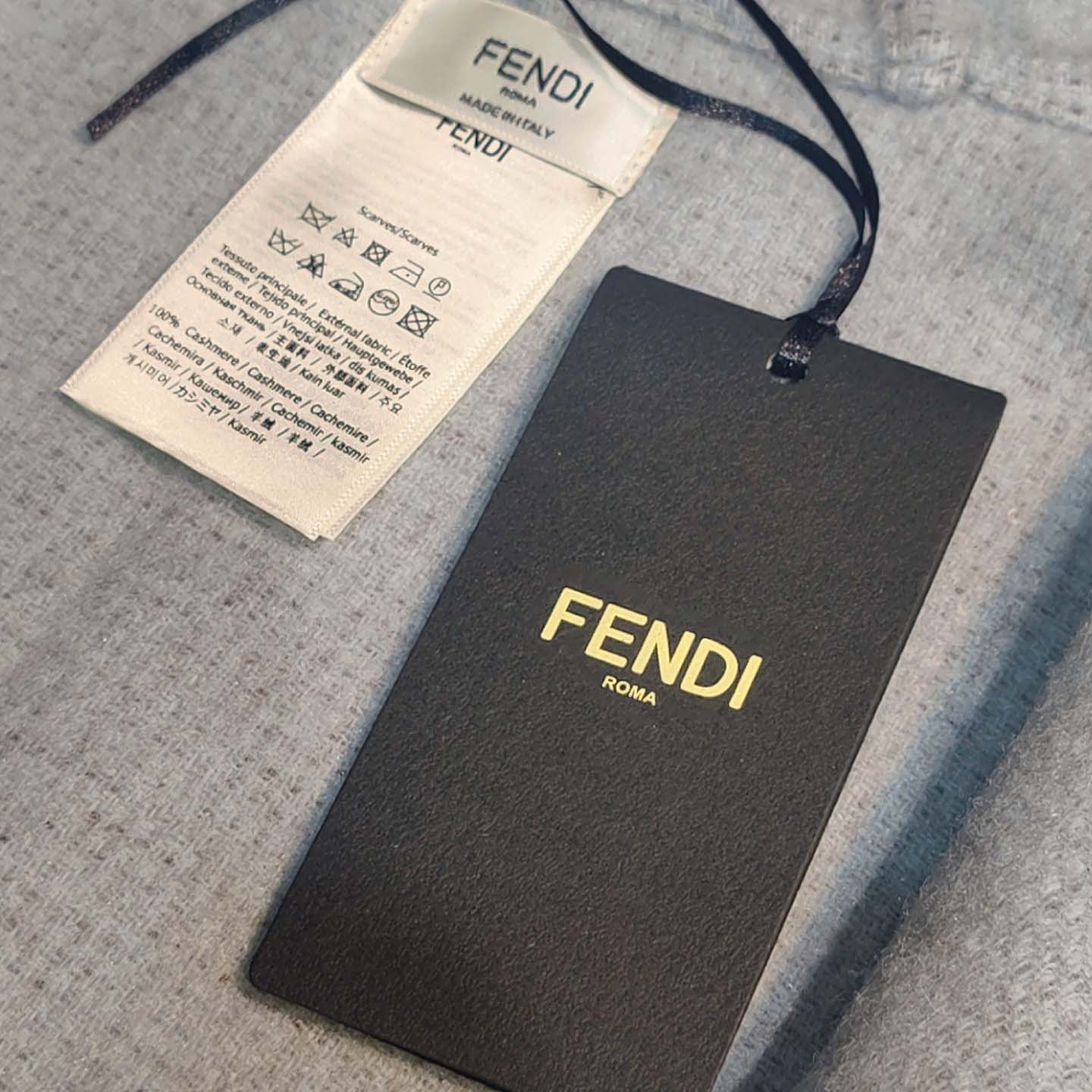 Fendi Poncho - EUR FASHION