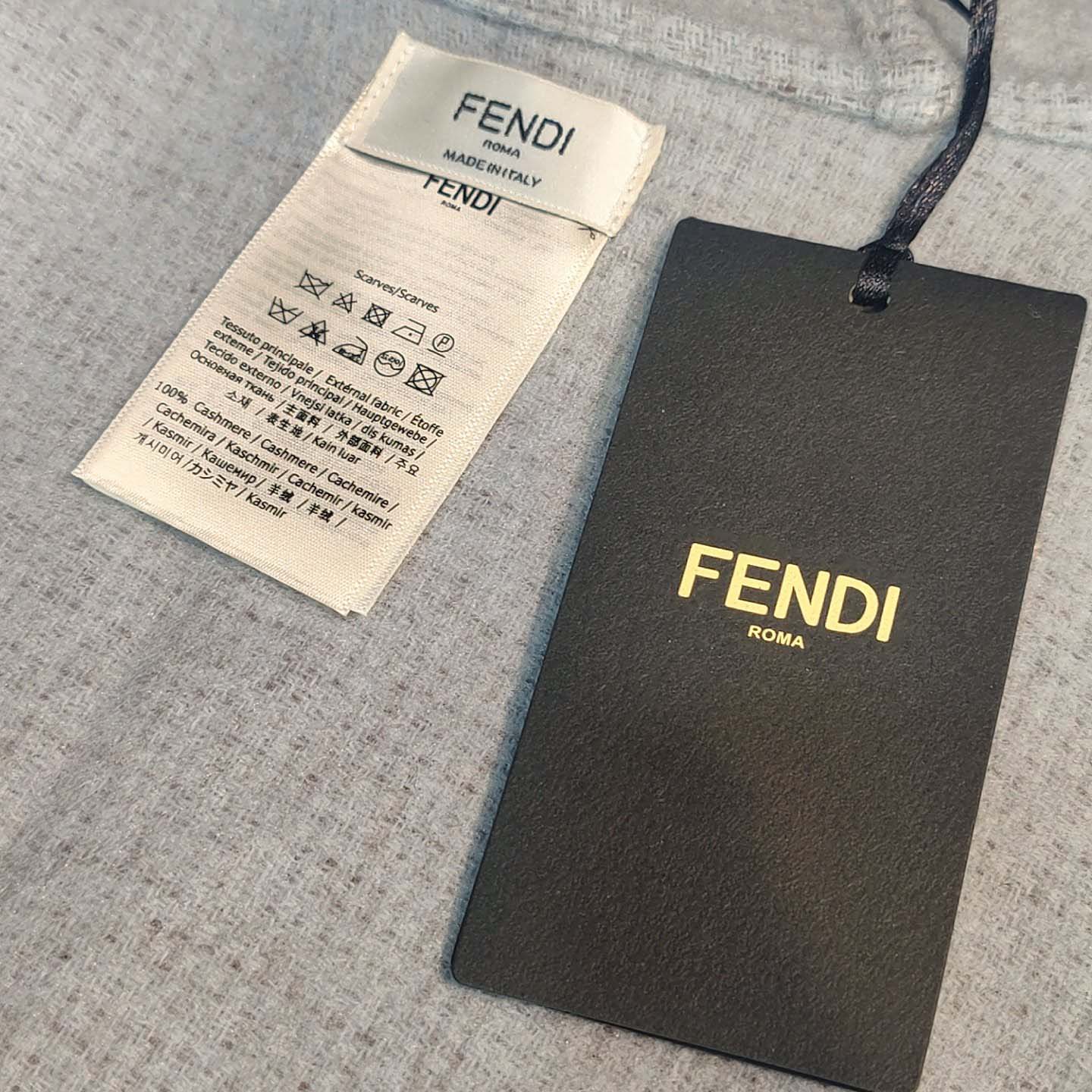 Fendi Poncho - EUR FASHION